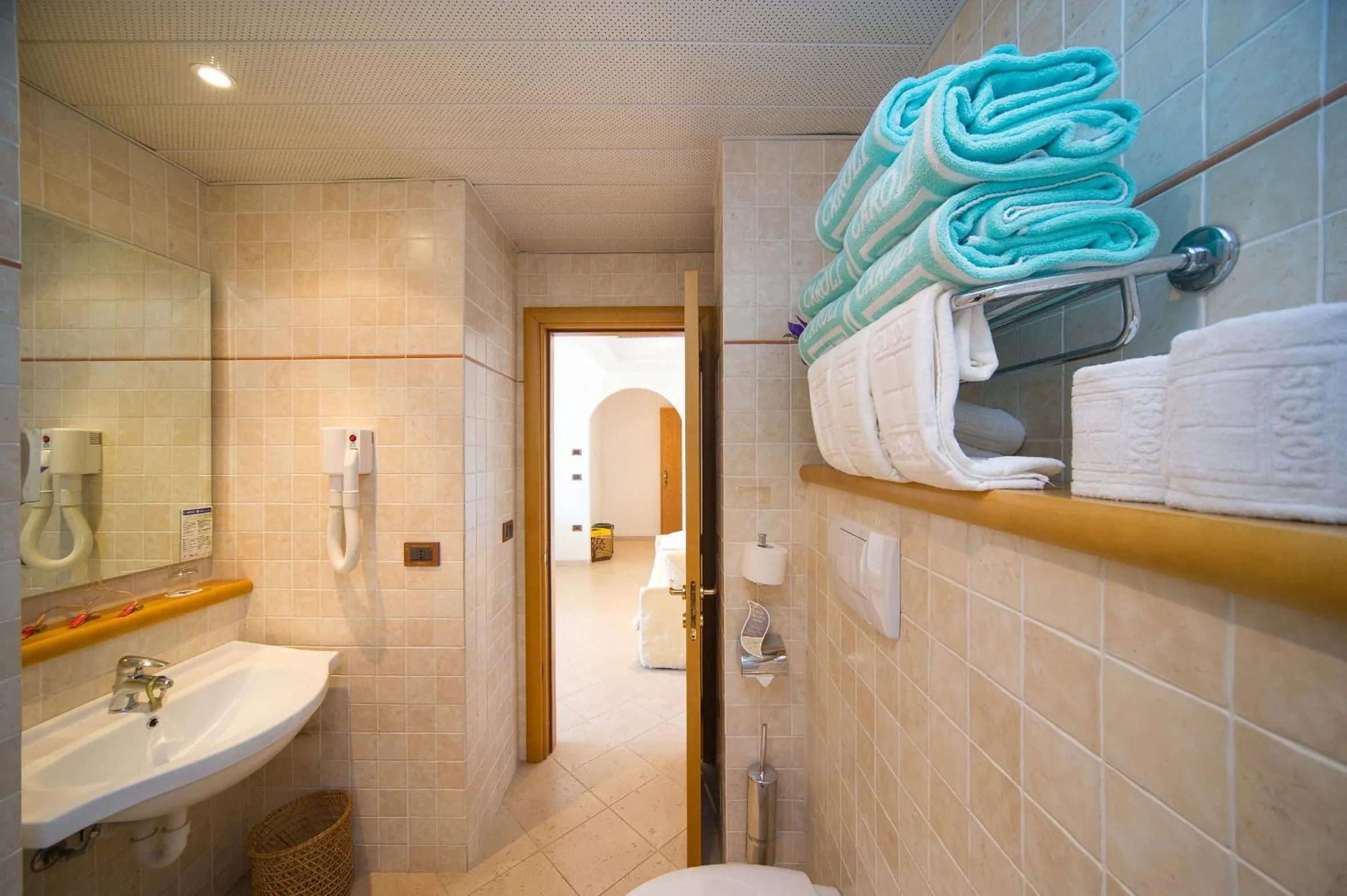 Food and drinks in Hotel Terminal - Caroli Hotels