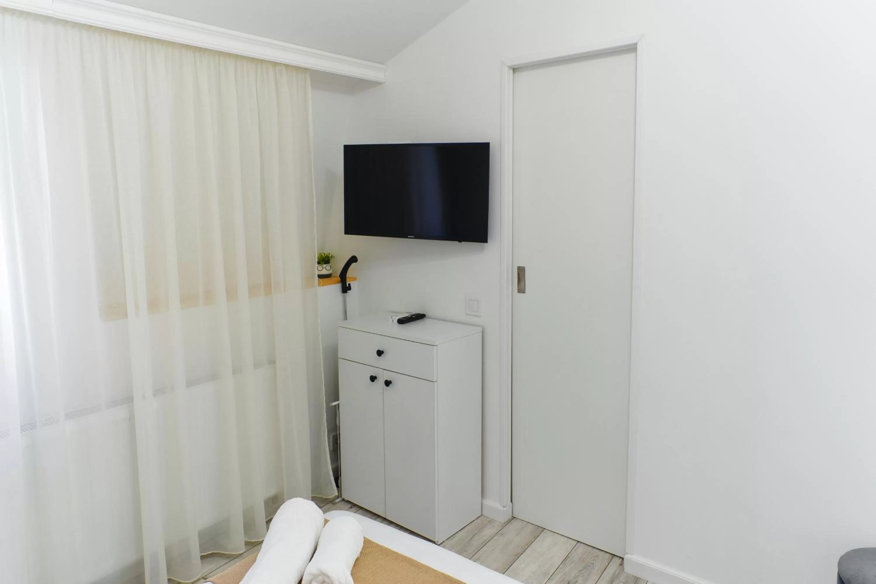 TV/Entertainment Center in Bella House