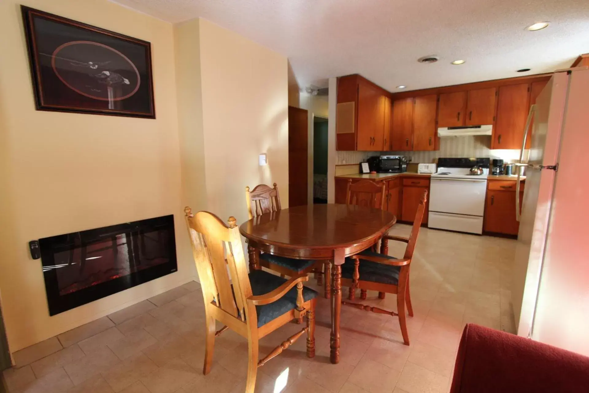 Summit Suite at Forest Retreat (NO Pets, Breakfast NOT Included)) in Alexander's Lodge Summit Suite at Forest Retreat (NO Pets, Breakfast NOT Included)) in Alexander's Lodge