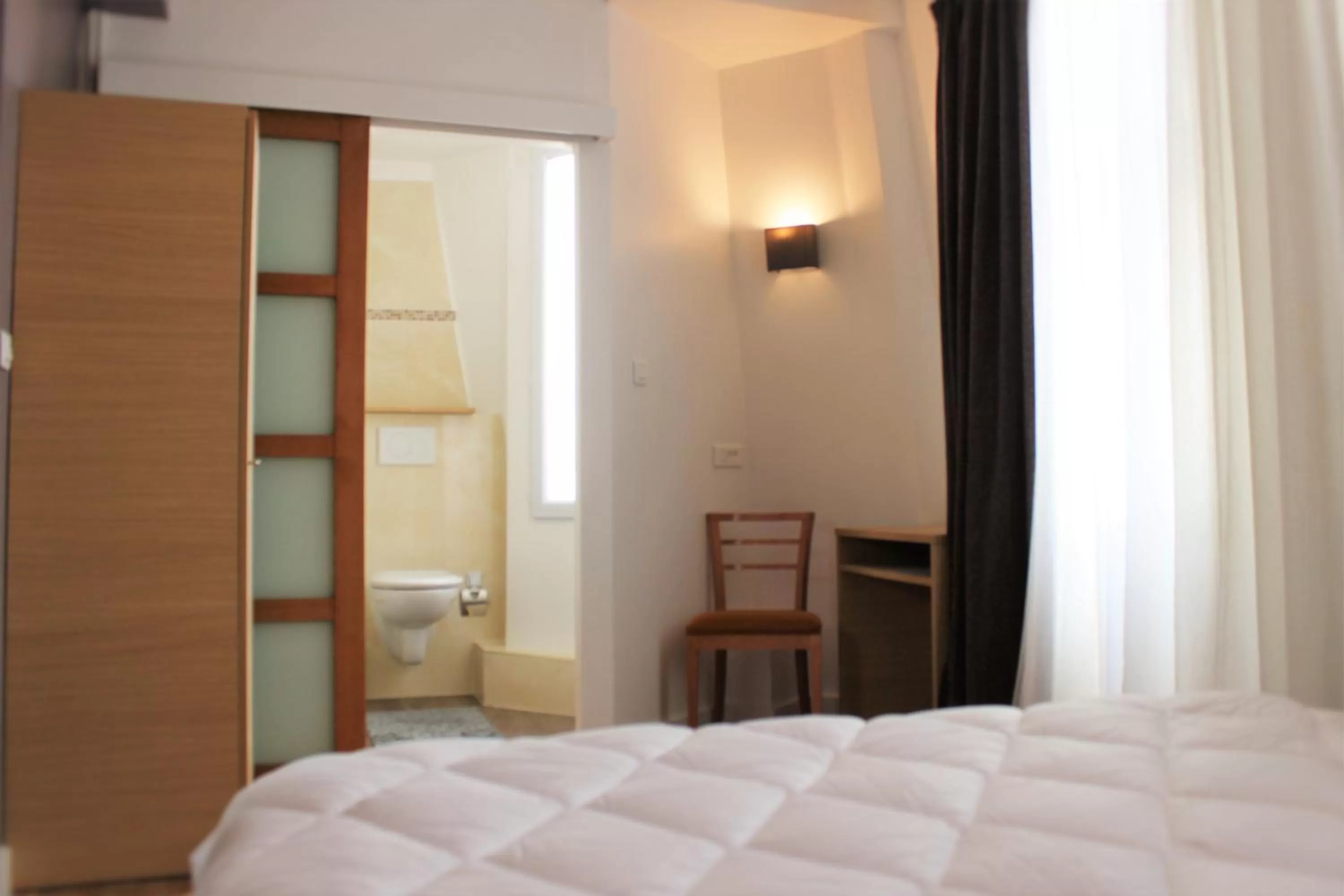 Photo of the whole room, Bed in Hotel de L'Union