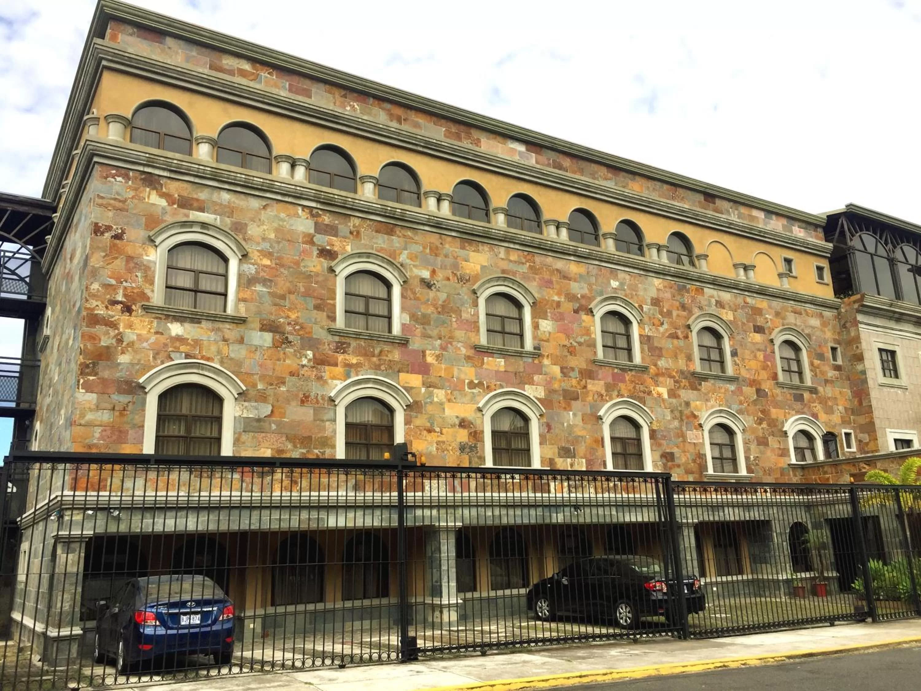 Property building in Hotel Plaza Real Suites & Apartments San Jose