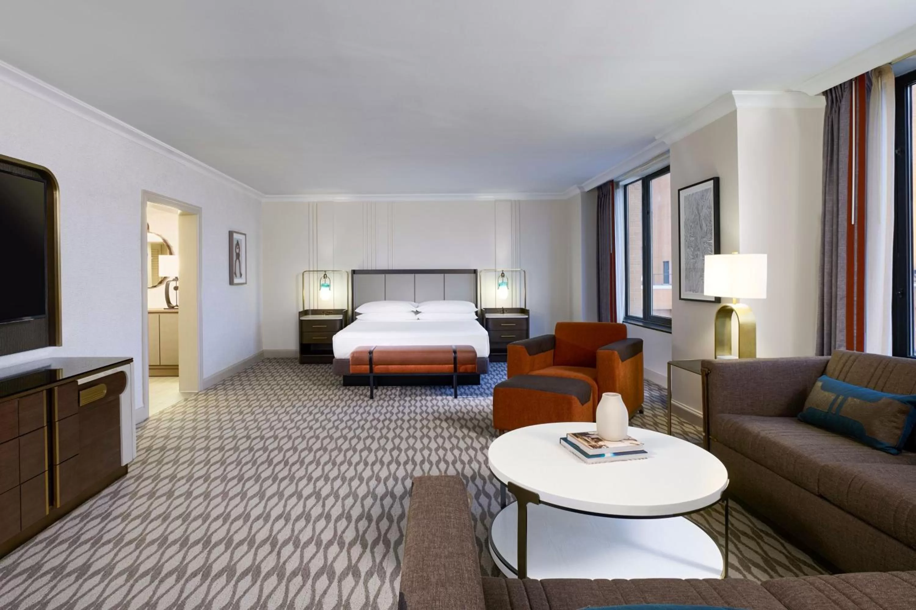 Photo of the whole room, Bed in JW Marriott Houston by the Galleria