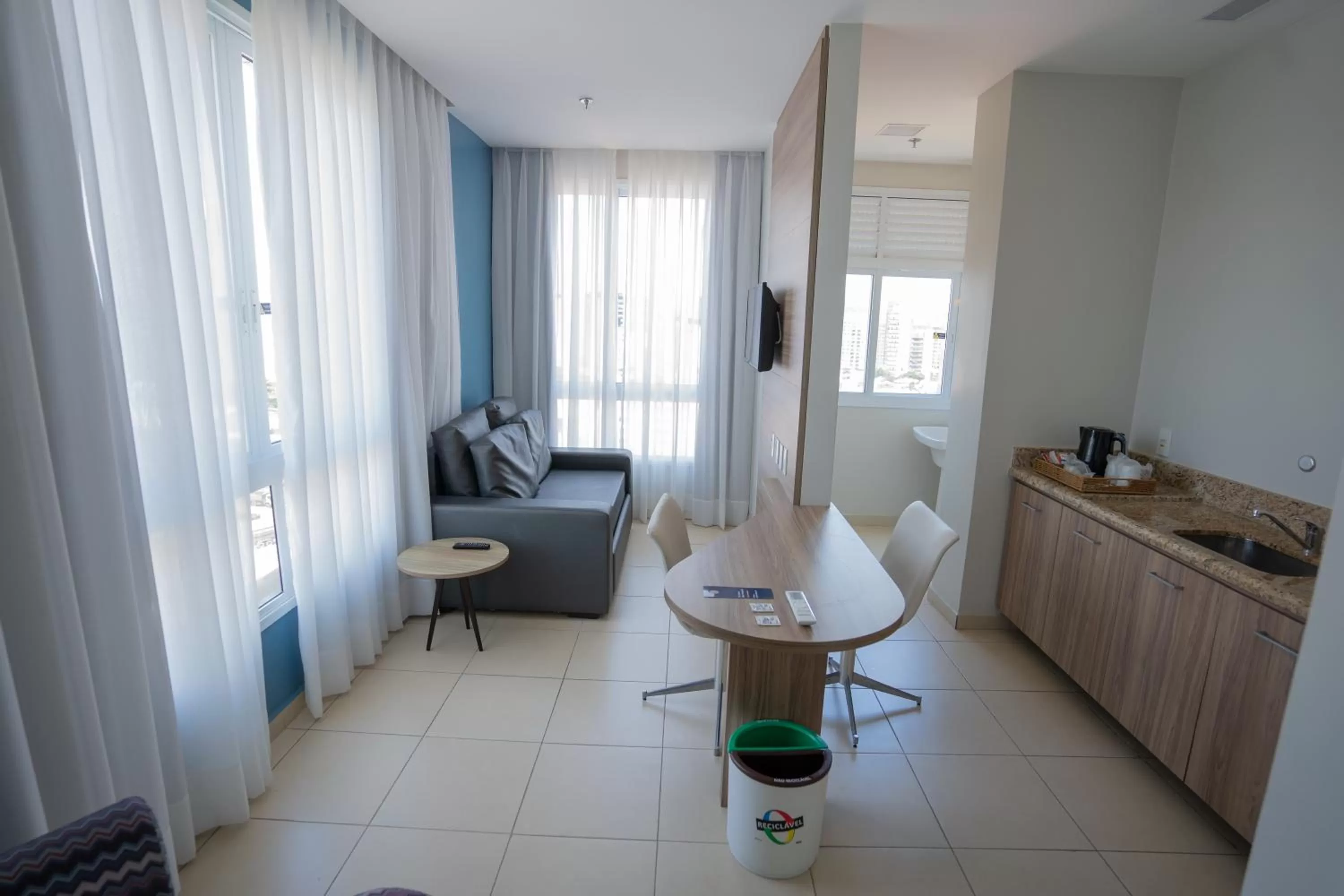 Living room in Comfort Hotel Santos