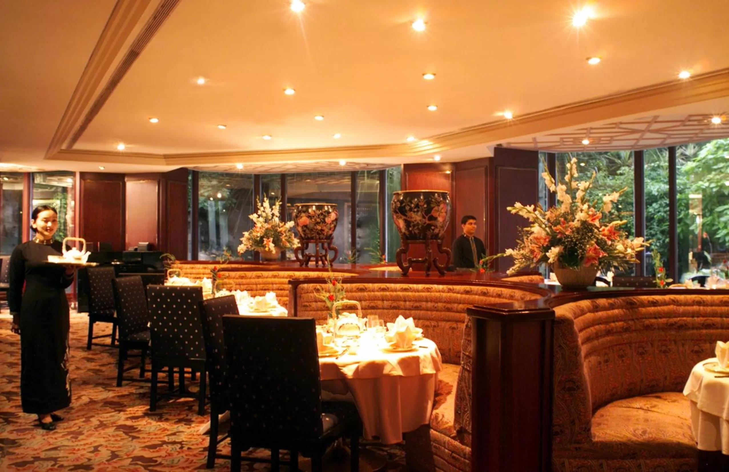 Restaurant/places to eat in The Leela Mumbai