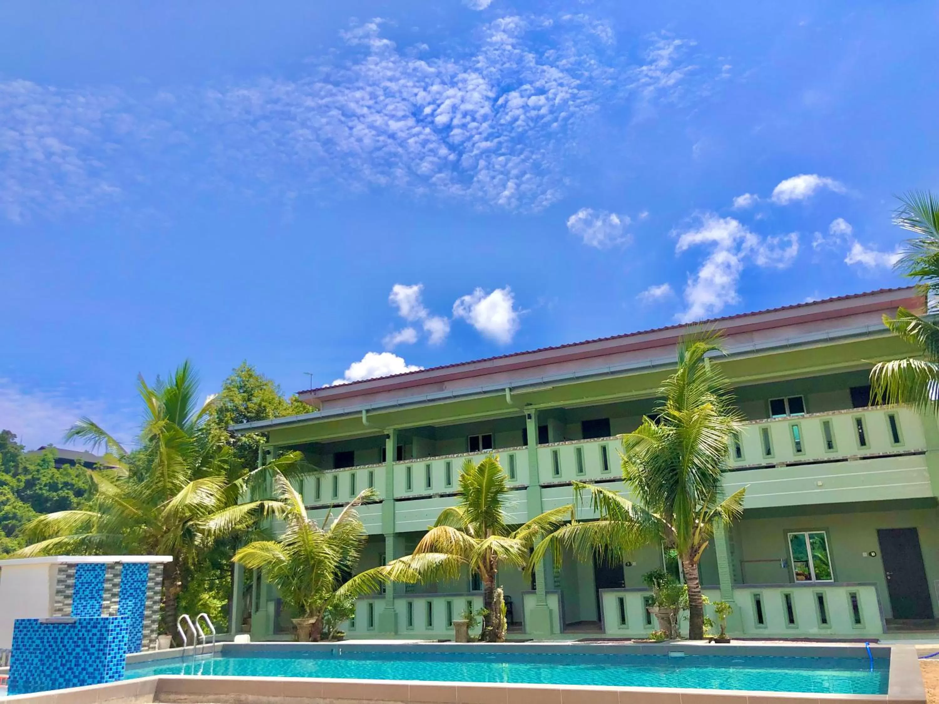 Swimming pool in Cenang Room Rahsia Motel