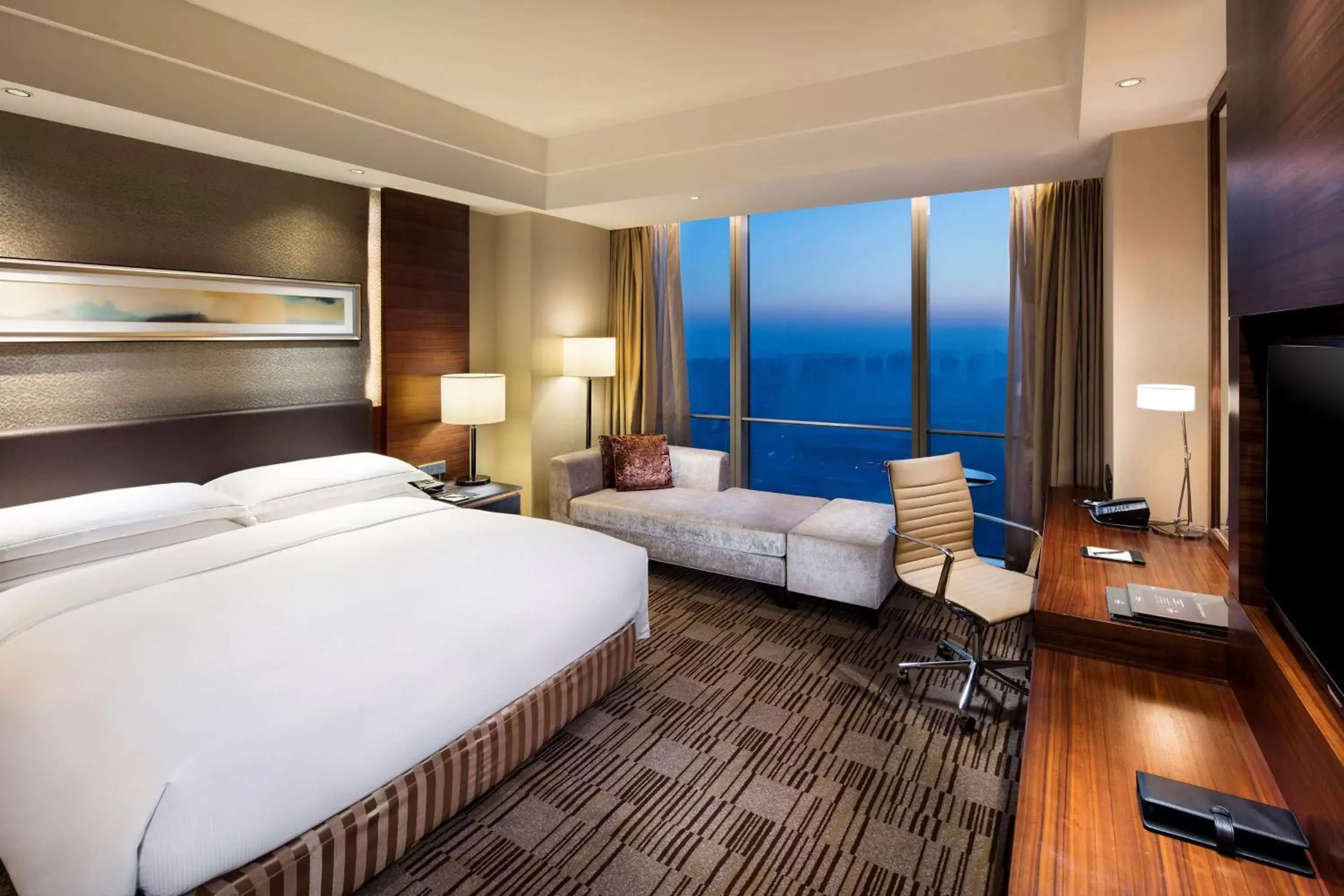 One-Bedroom Apartment with Lounge Access in Hilton Shijiazhuang One-Bedroom Apartment with Lounge Access in Hilton Shijiazhuang