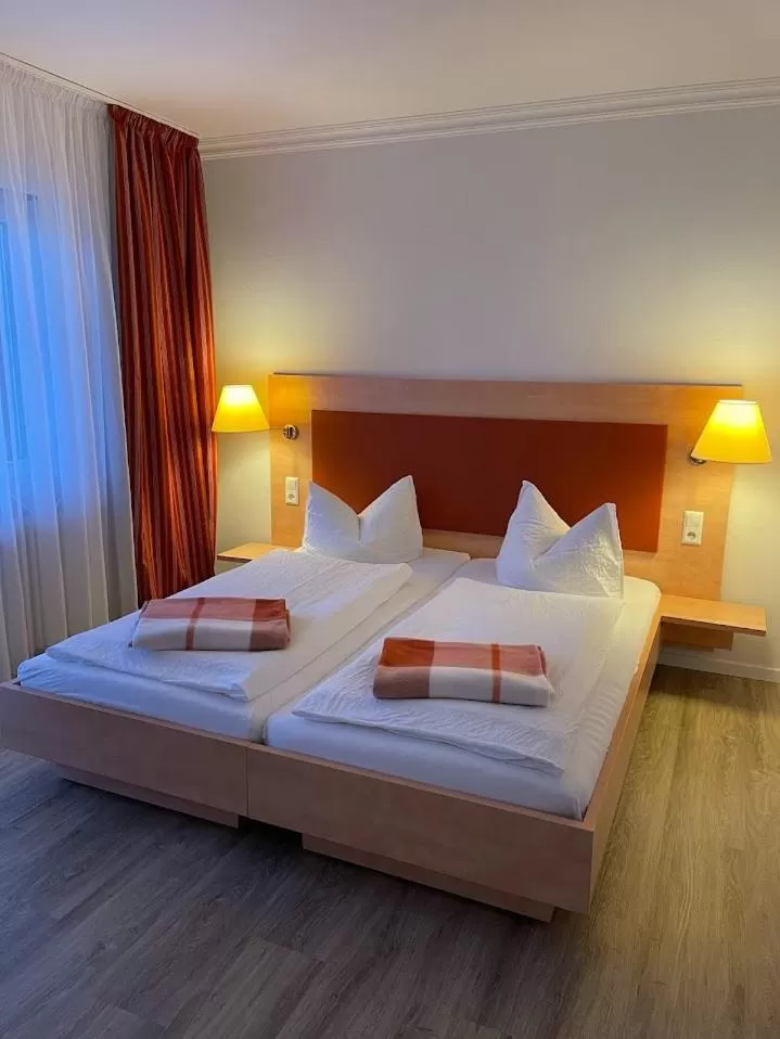 Bed in zum Schwanen Garni