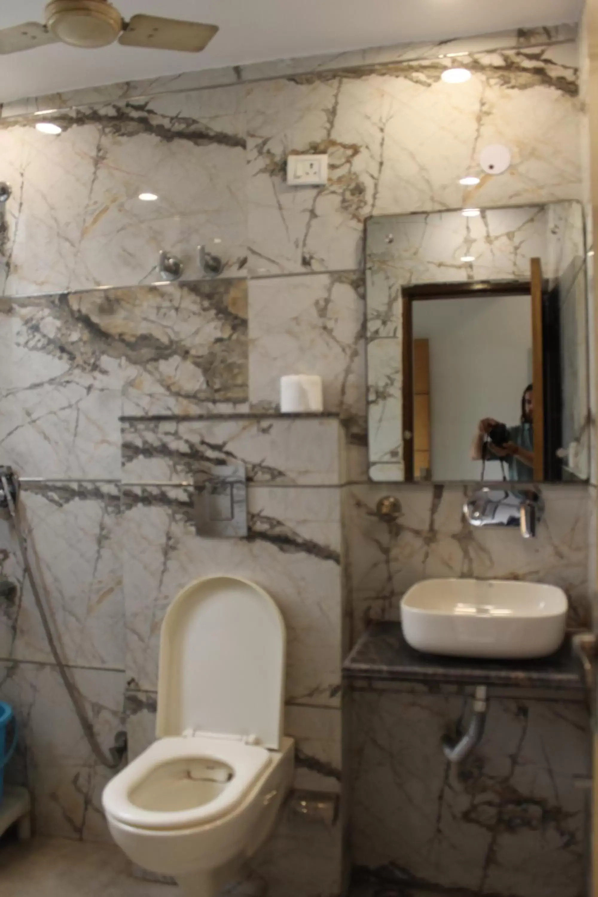 Deluxe Double Room in Hindustan By Backpackers Heaven - Traveller's Choice Award 2026 Best of Best Winning Hotel Deluxe Double Room in Hindustan By Backpackers Heaven - Traveller's Choice Award 2026 Best of Best Winning Hotel