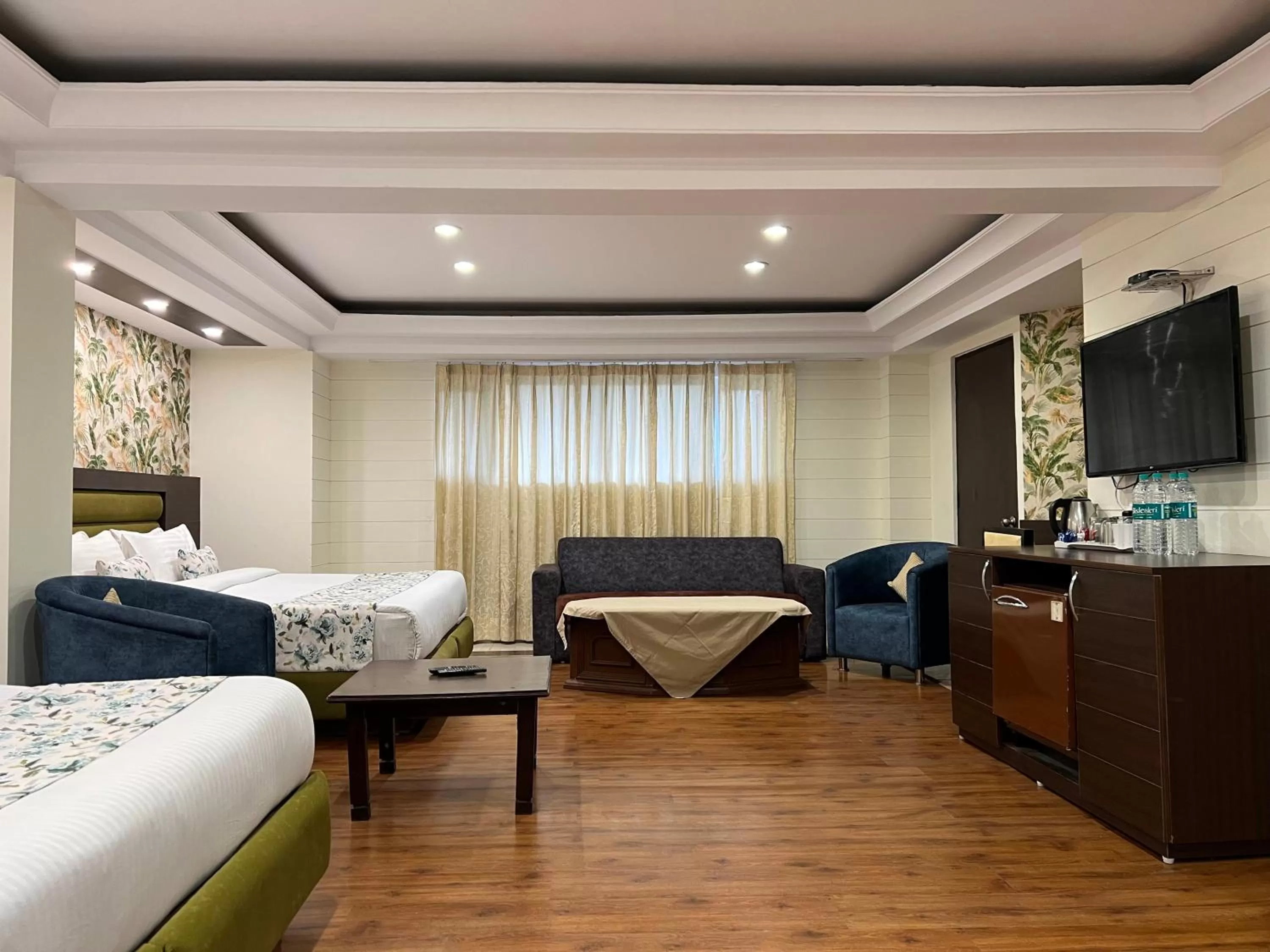 Bedroom, Bed in Hotel Shiva Continental