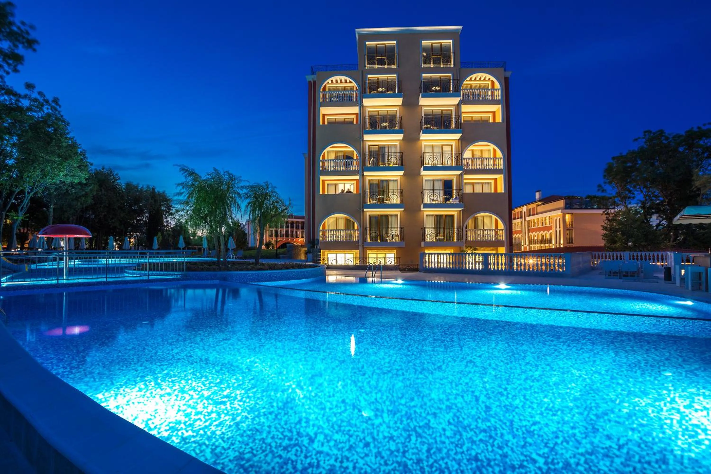 Swimming pool in Festa Via Pontica