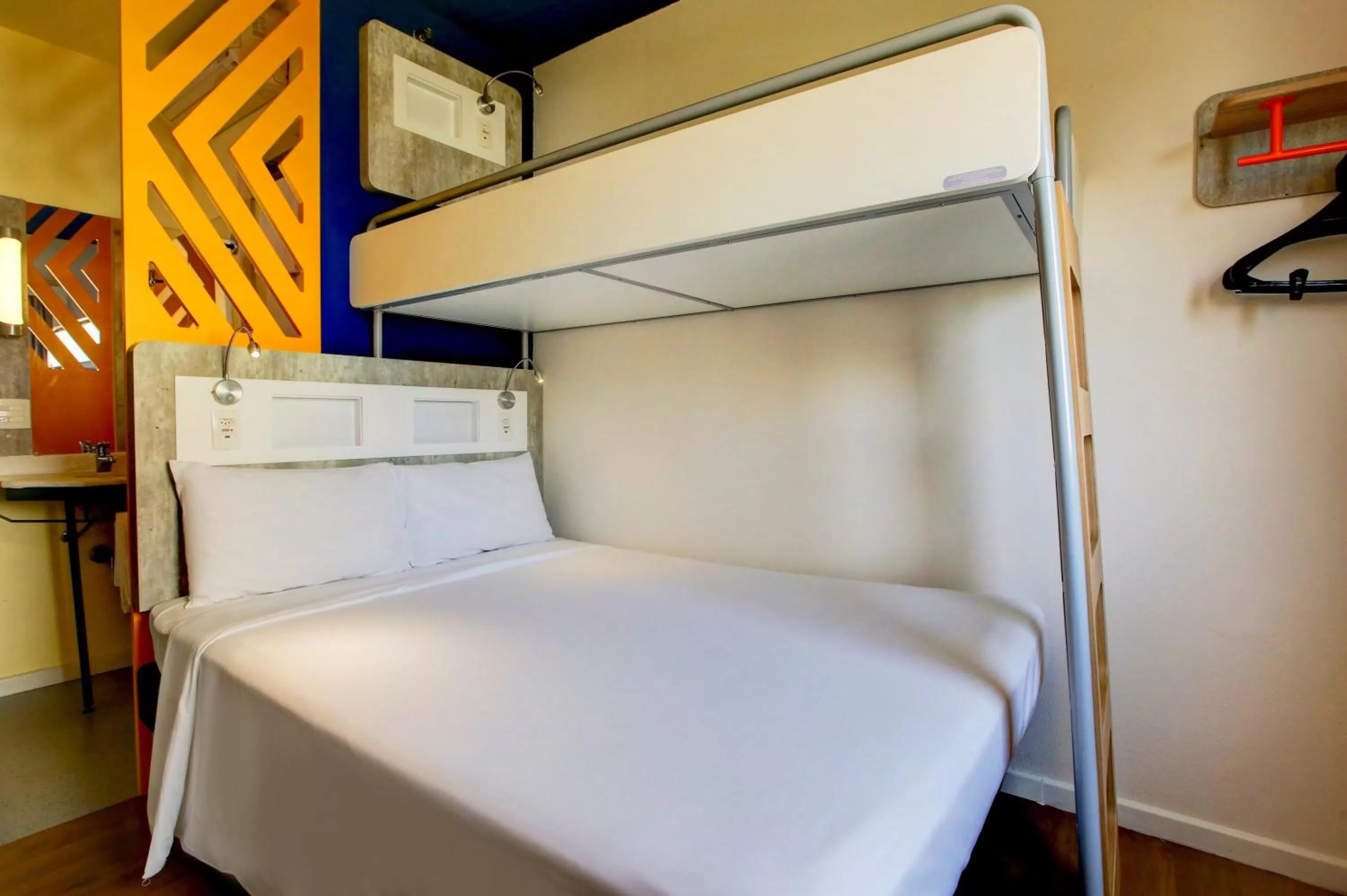 Bed in ibis budget Tambore
