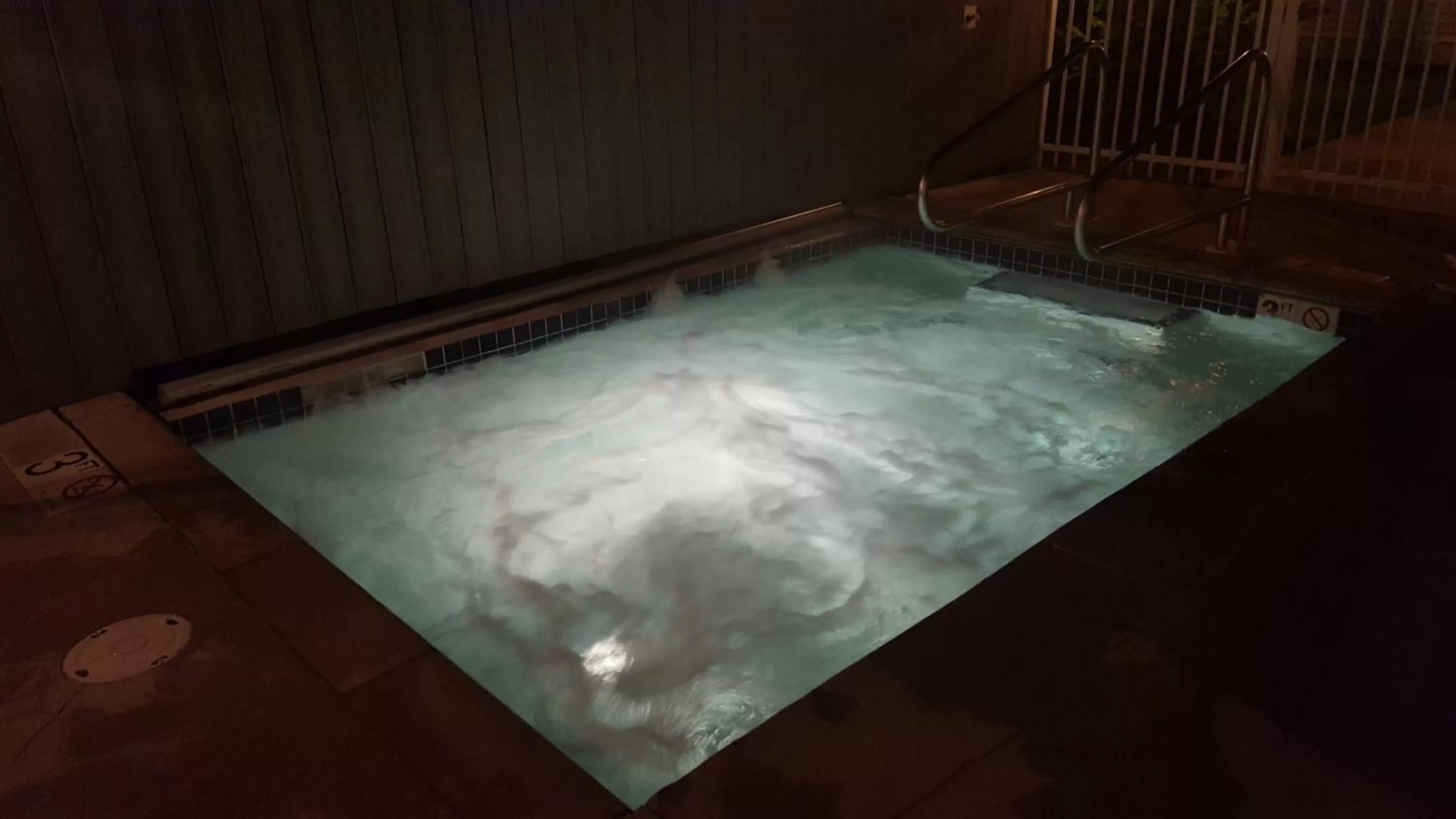 Night in Homestead Suites - Fish Creek