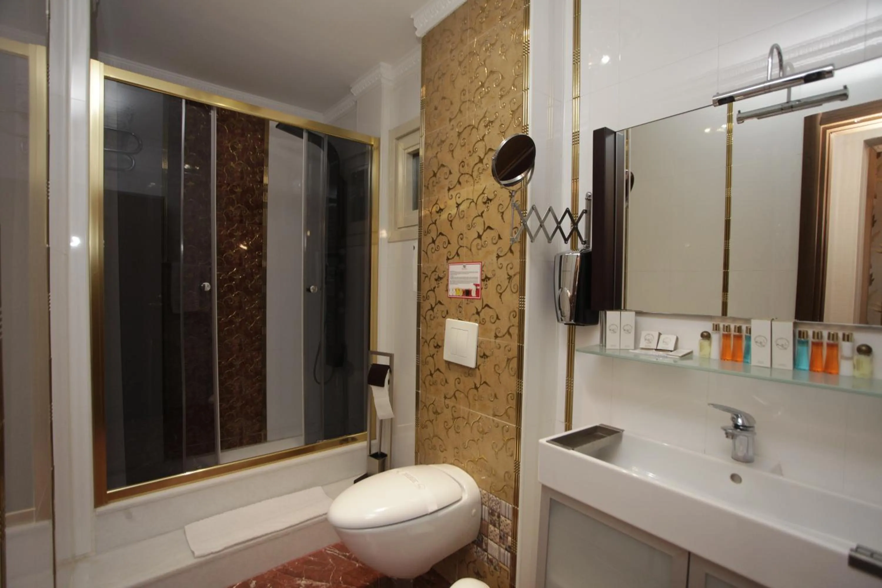 Bathroom in Marmaray Hotel