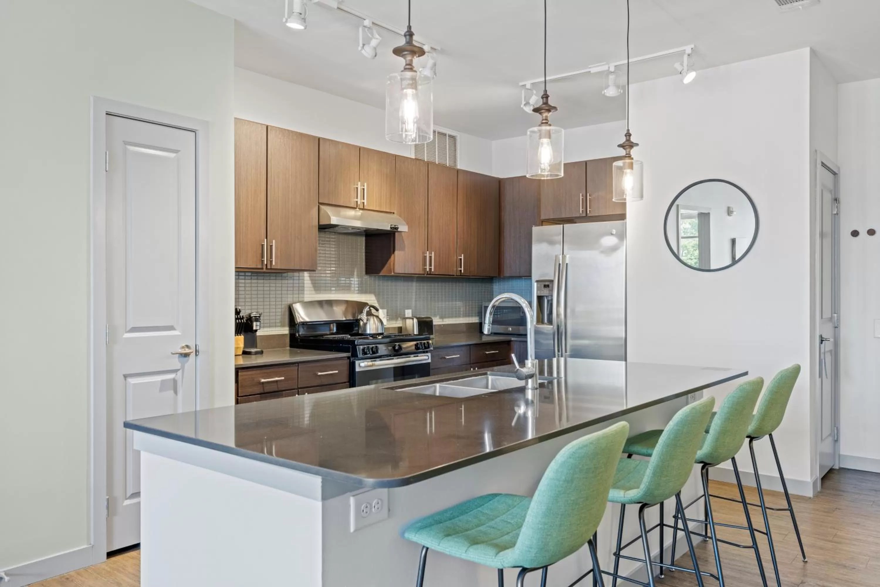 Kitchen or kitchenette in Placemakr Music Row - Vanderbilt