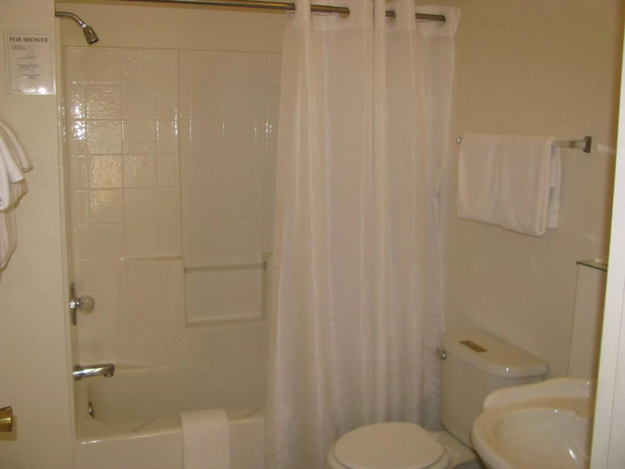 Bathroom in 5th Street Inn