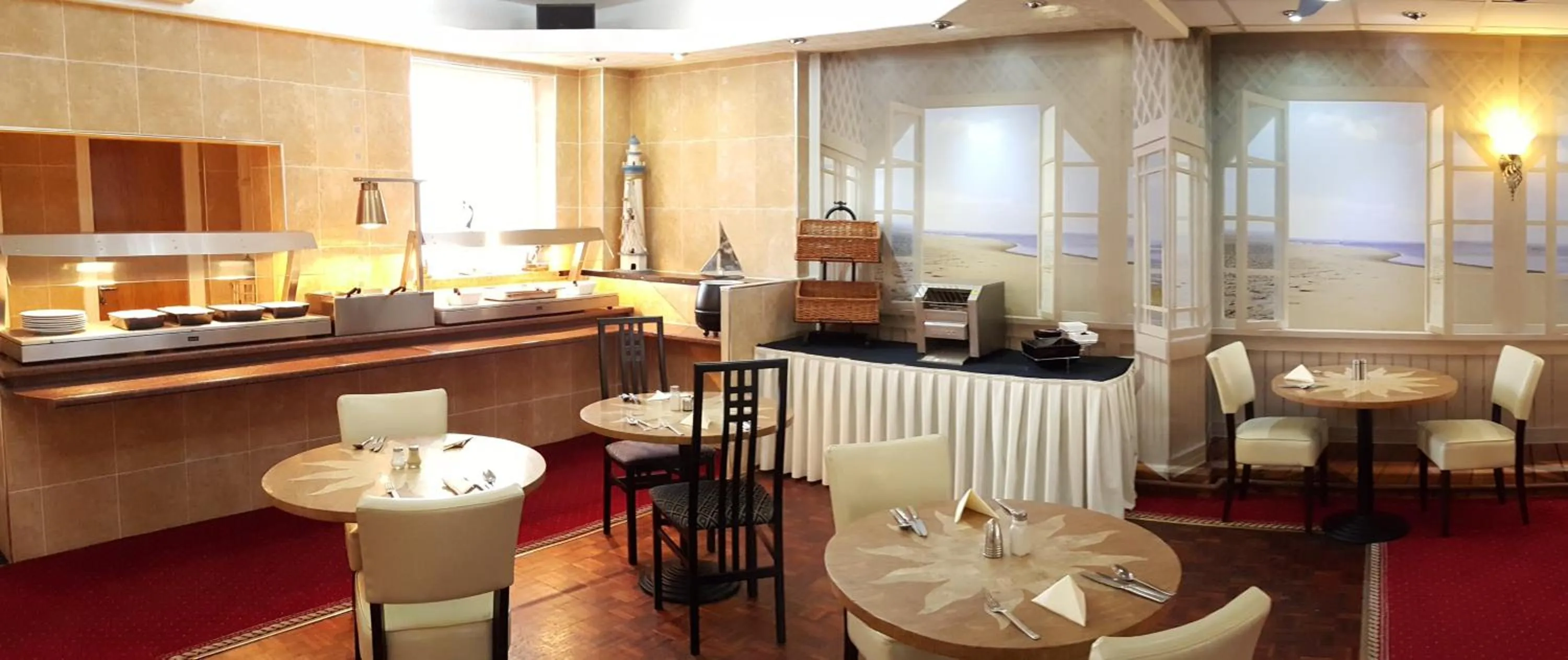 Restaurant/places to eat in The Regal Hotel