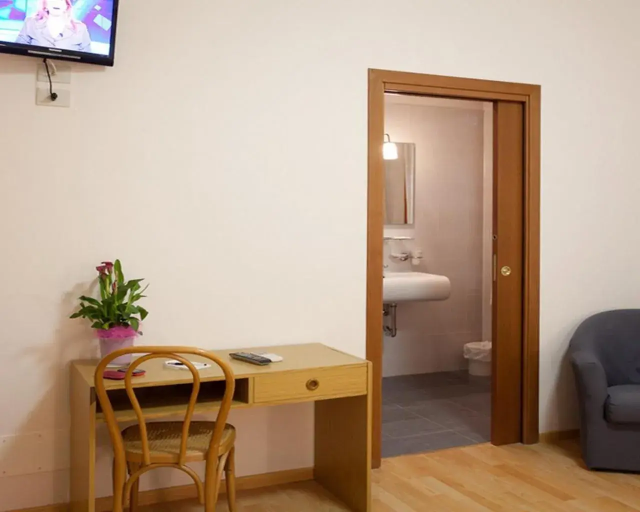 Double Room (1 Adult) in Hotel Perugina Double Room (1 Adult) in Hotel Perugina