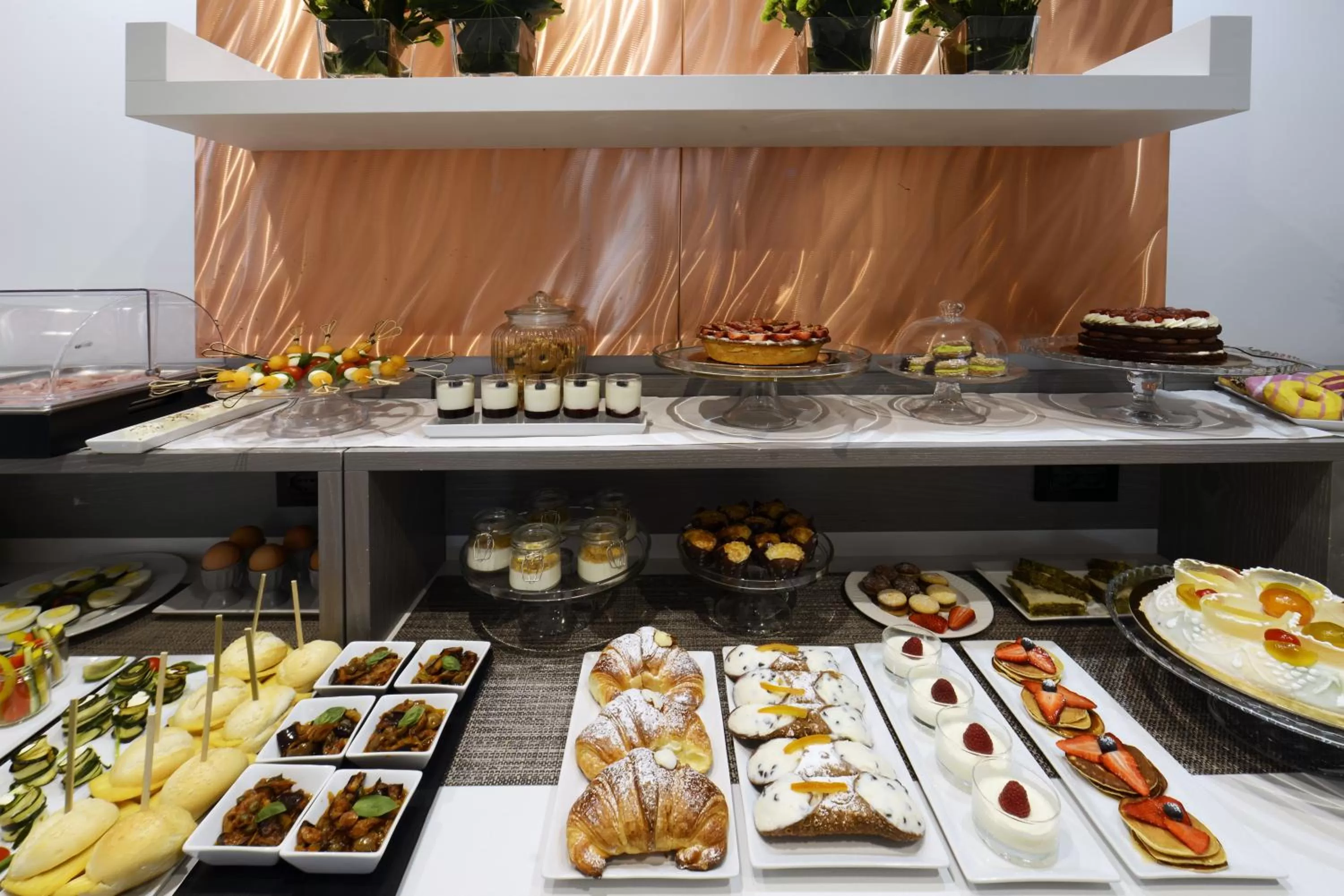 Buffet breakfast in Best Western Hotel Principe di Lampedusa