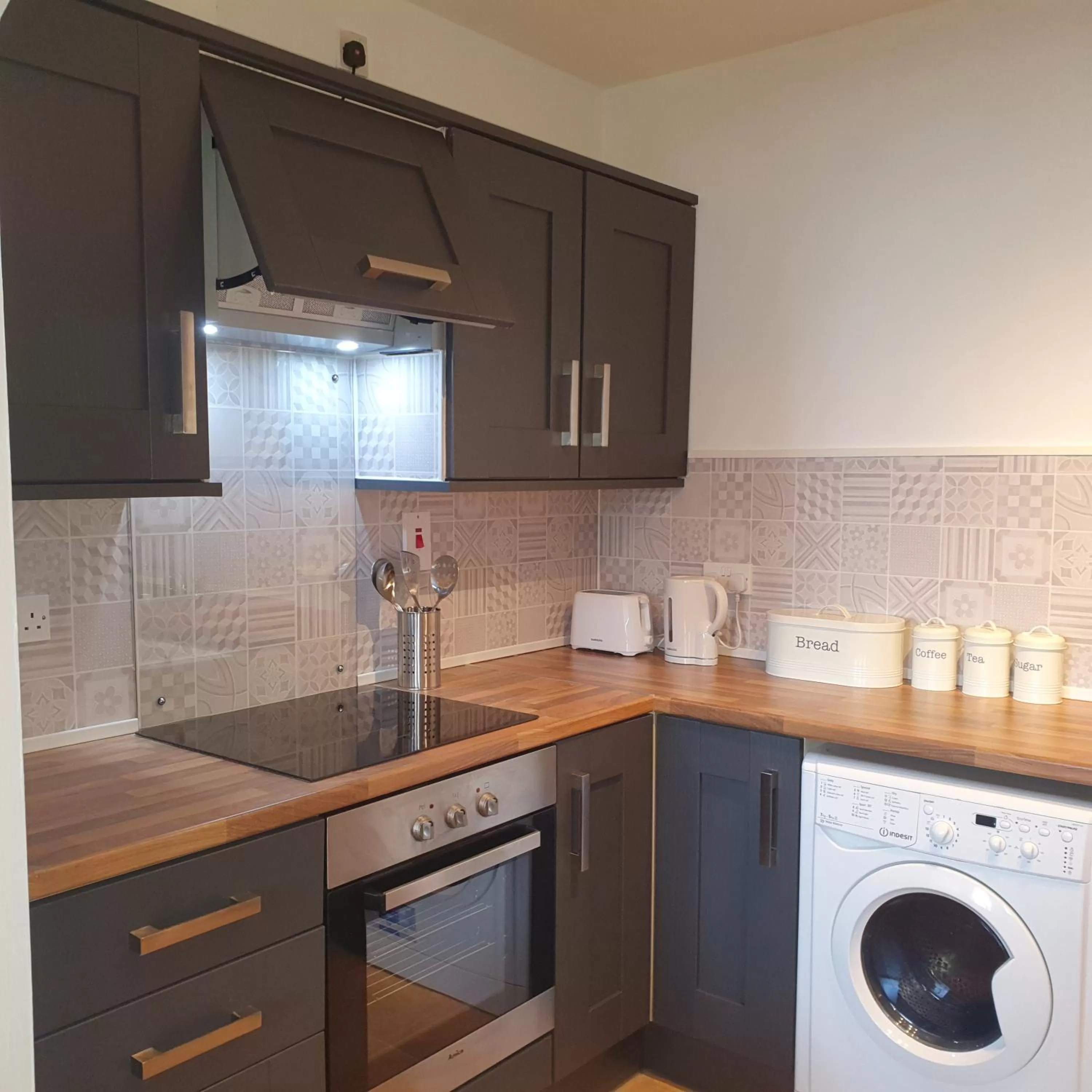 Kitchen or kitchenette in Arch House B&B & Apartments