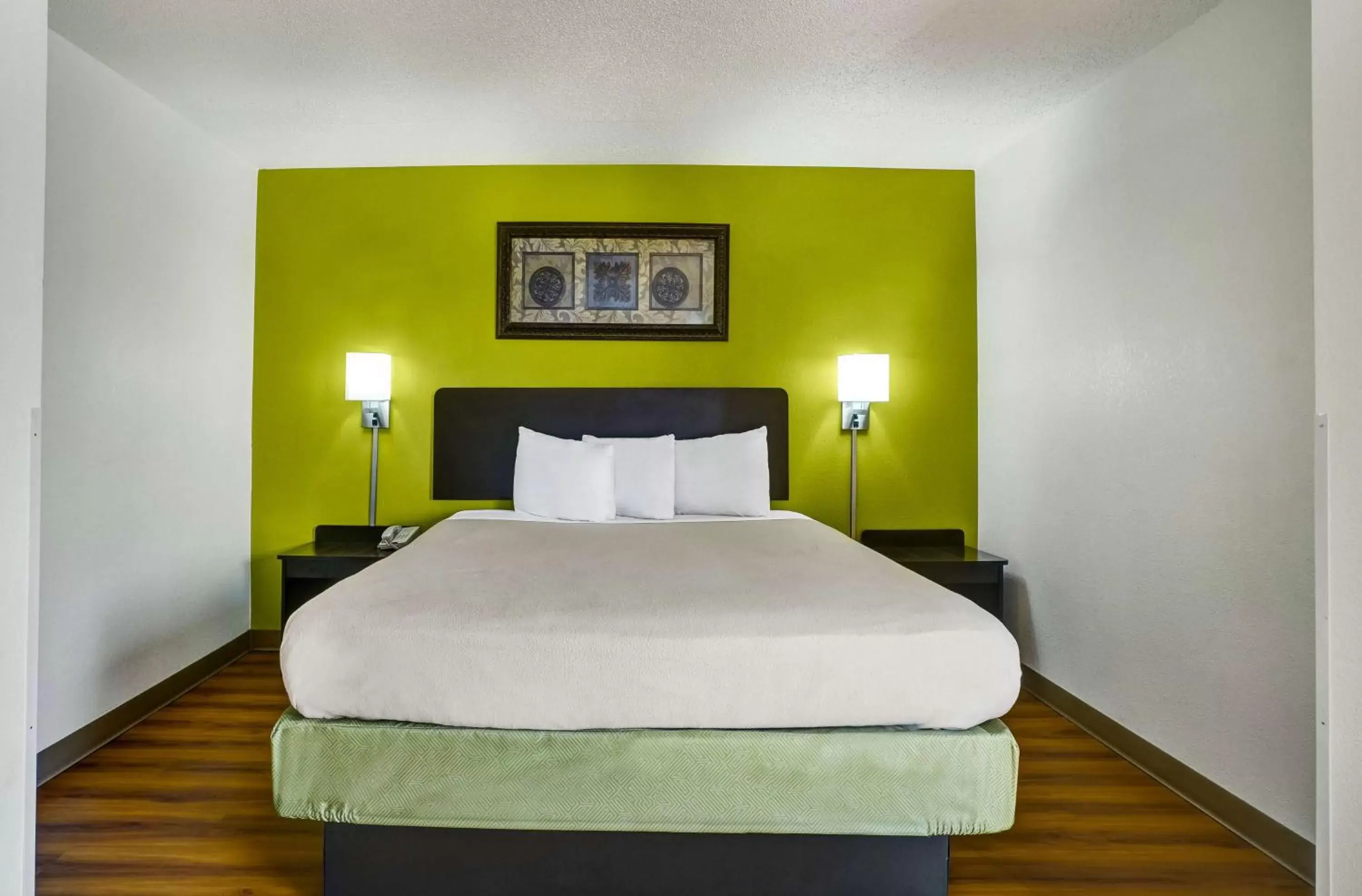 King Room - Smoking in Motel 6-Lawrenceville, NJ King Room - Smoking in Motel 6-Lawrenceville, NJ