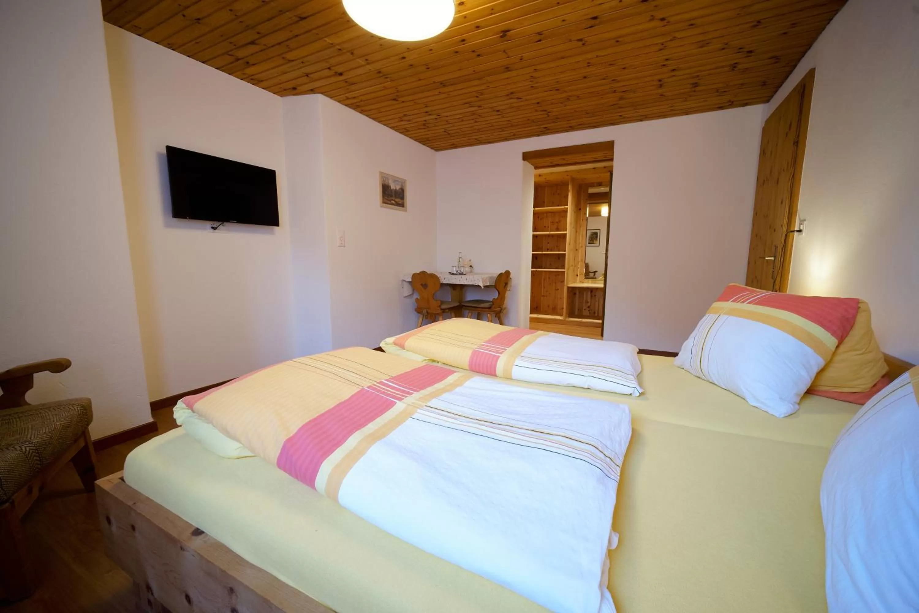 Bed in Garni Alpenrose - Grusaida