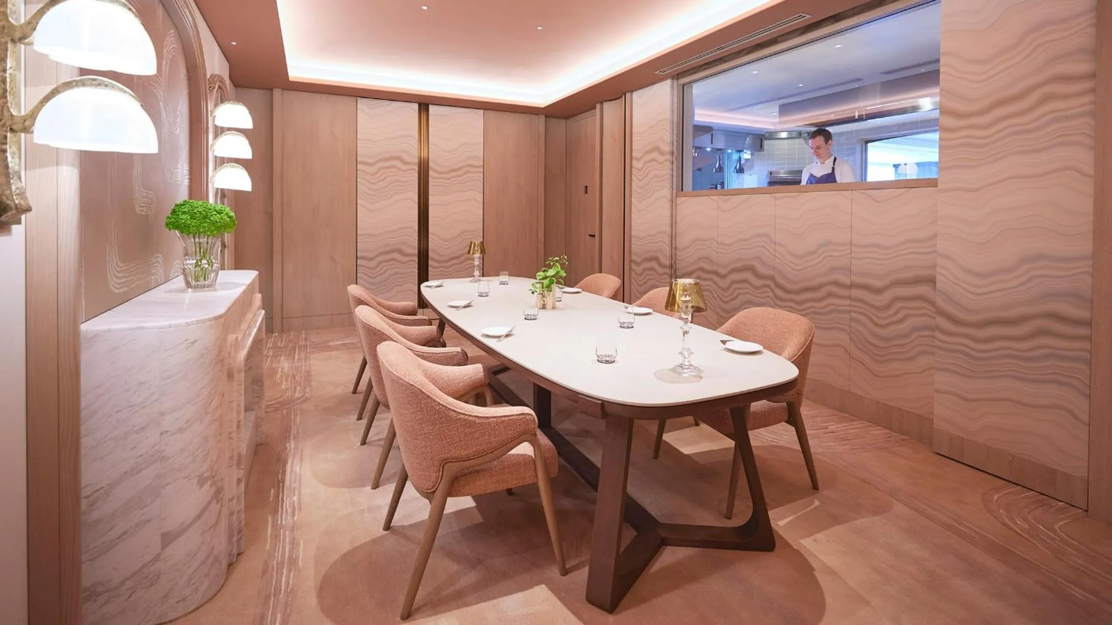 Restaurant/places to eat in Four Seasons Hotel Tokyo at Marunouchi