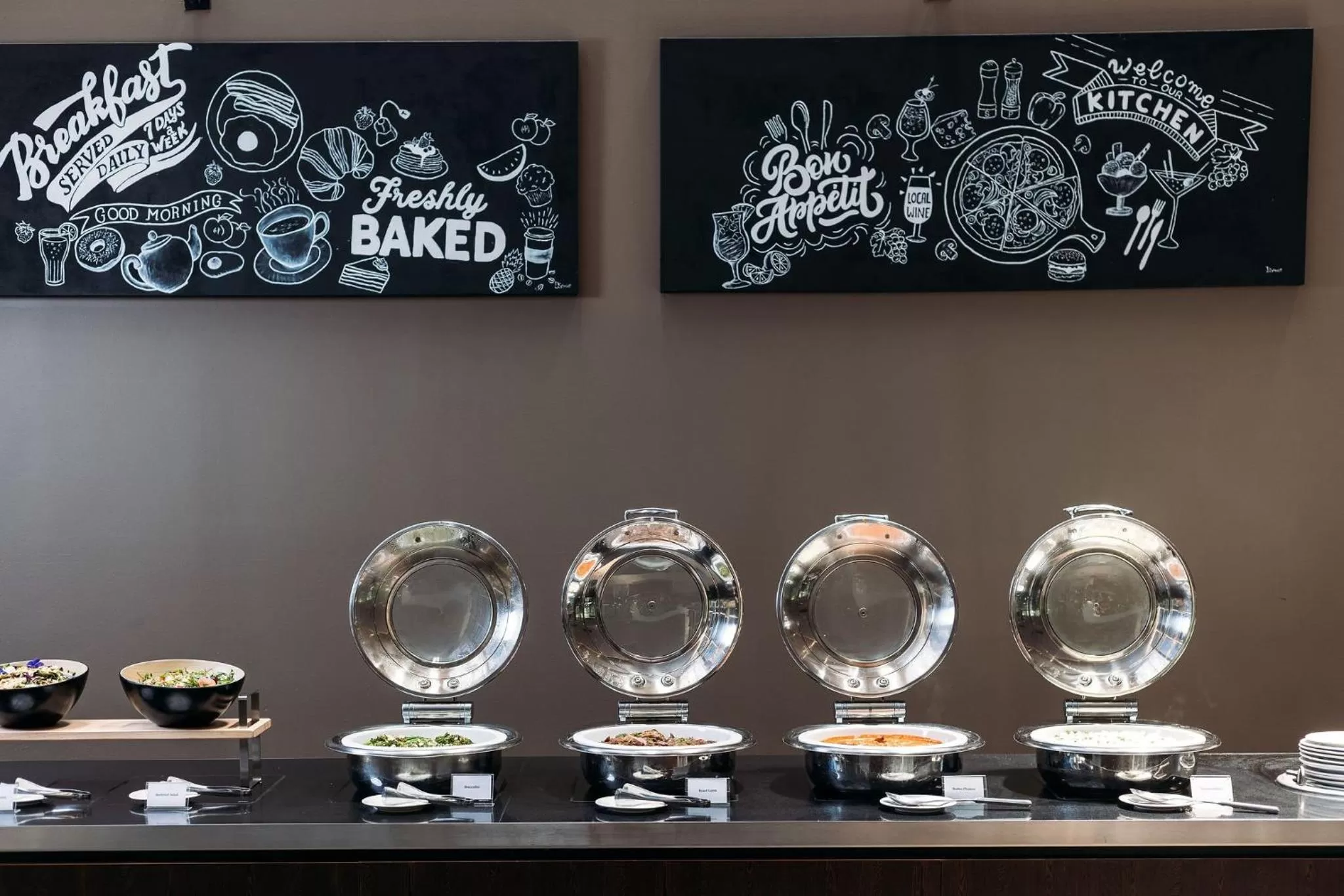 Meeting/conference room in Crowne Plaza Canberra by IHG