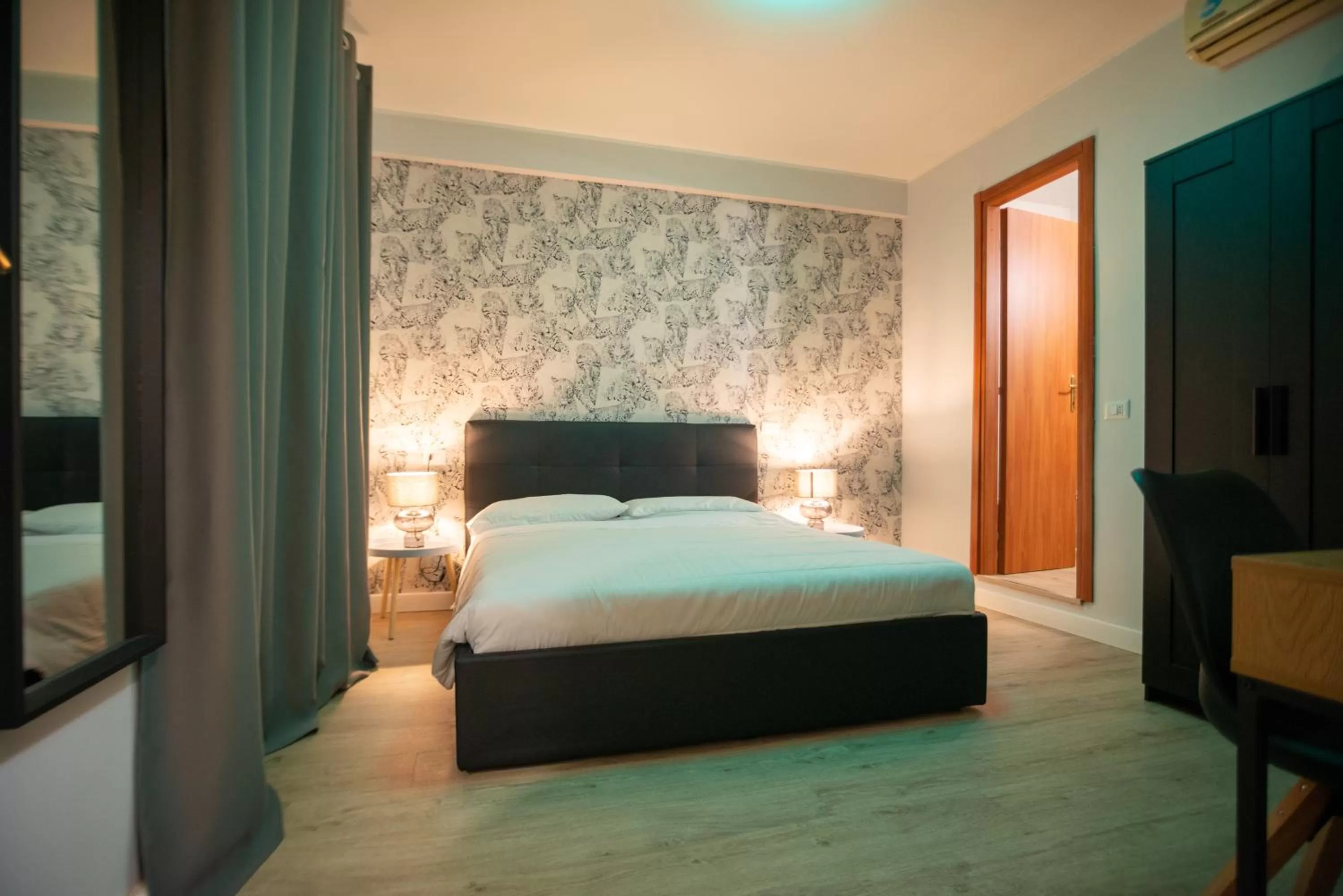 TV and multimedia, Bed in Casa flowers 2