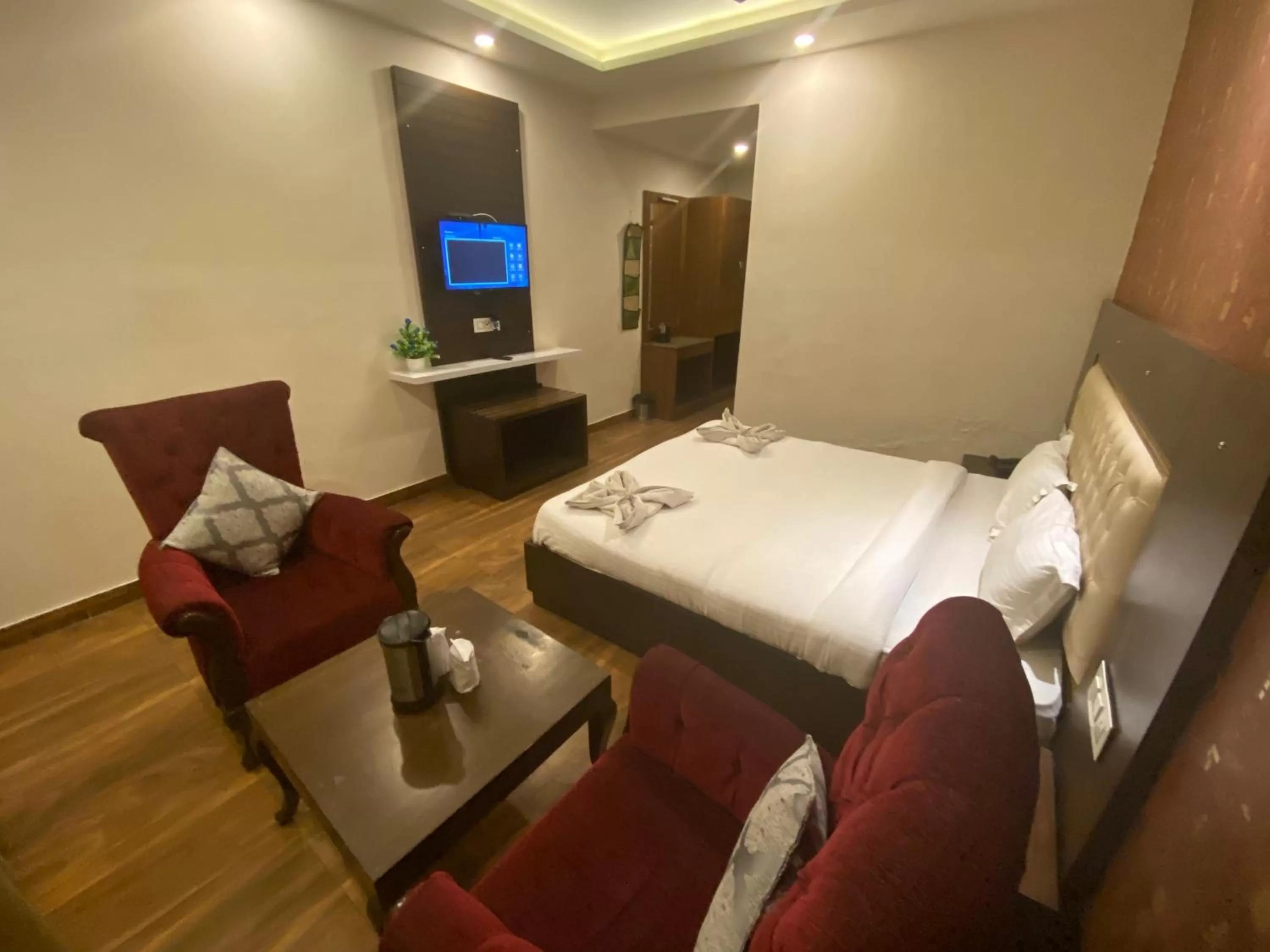 Hotel Ambika Resort Manali