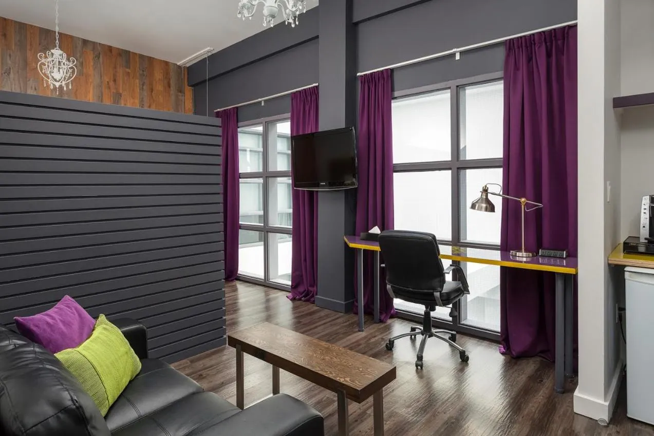 TV and multimedia in Hotel Metro