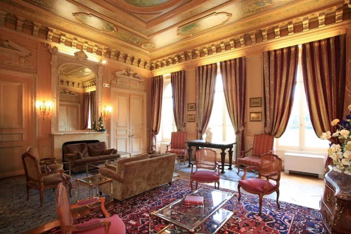 Lounge or bar in Château De La Motte Fenelon