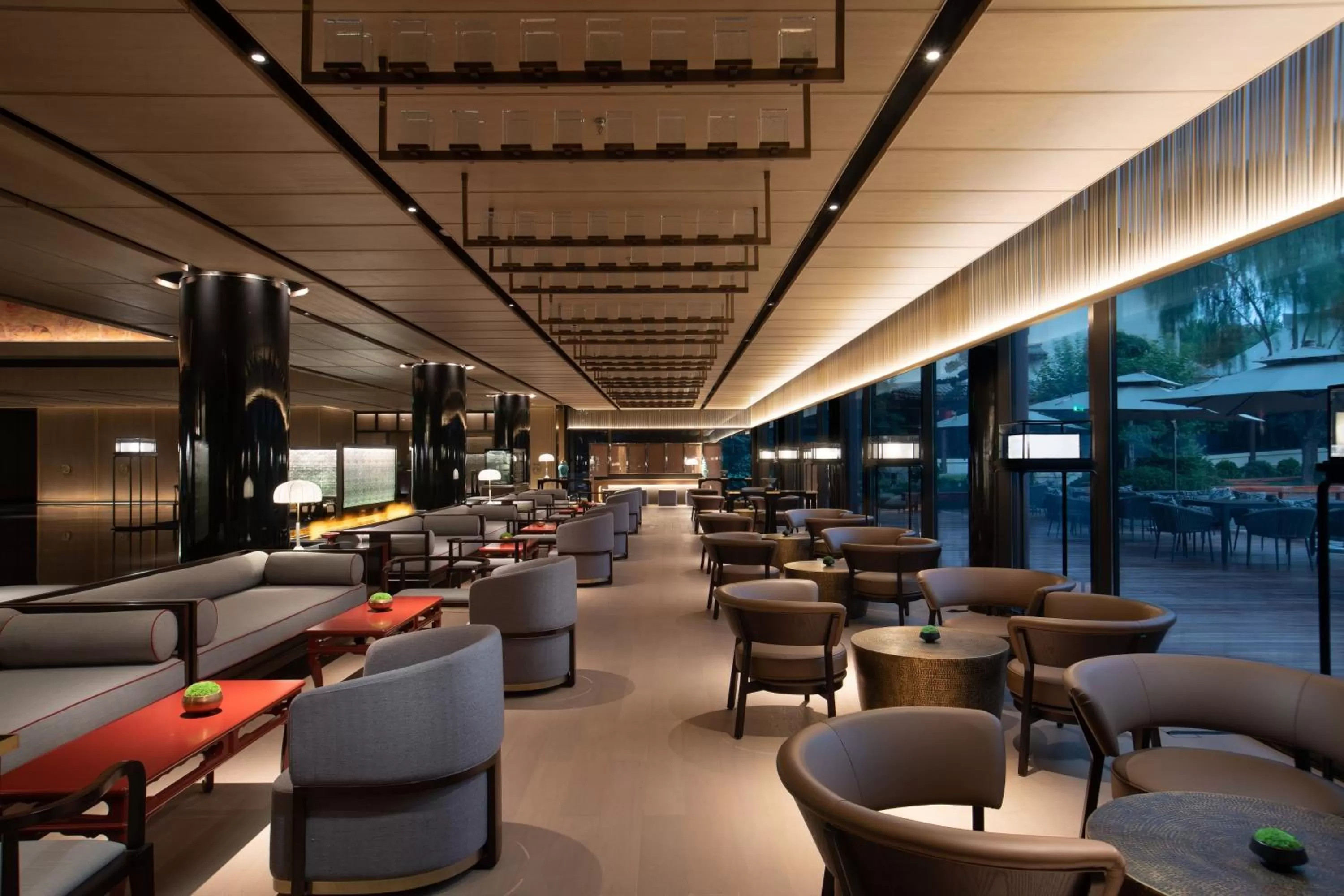 Lounge or bar in HUALUXE Xi'an Tanghua by IHG