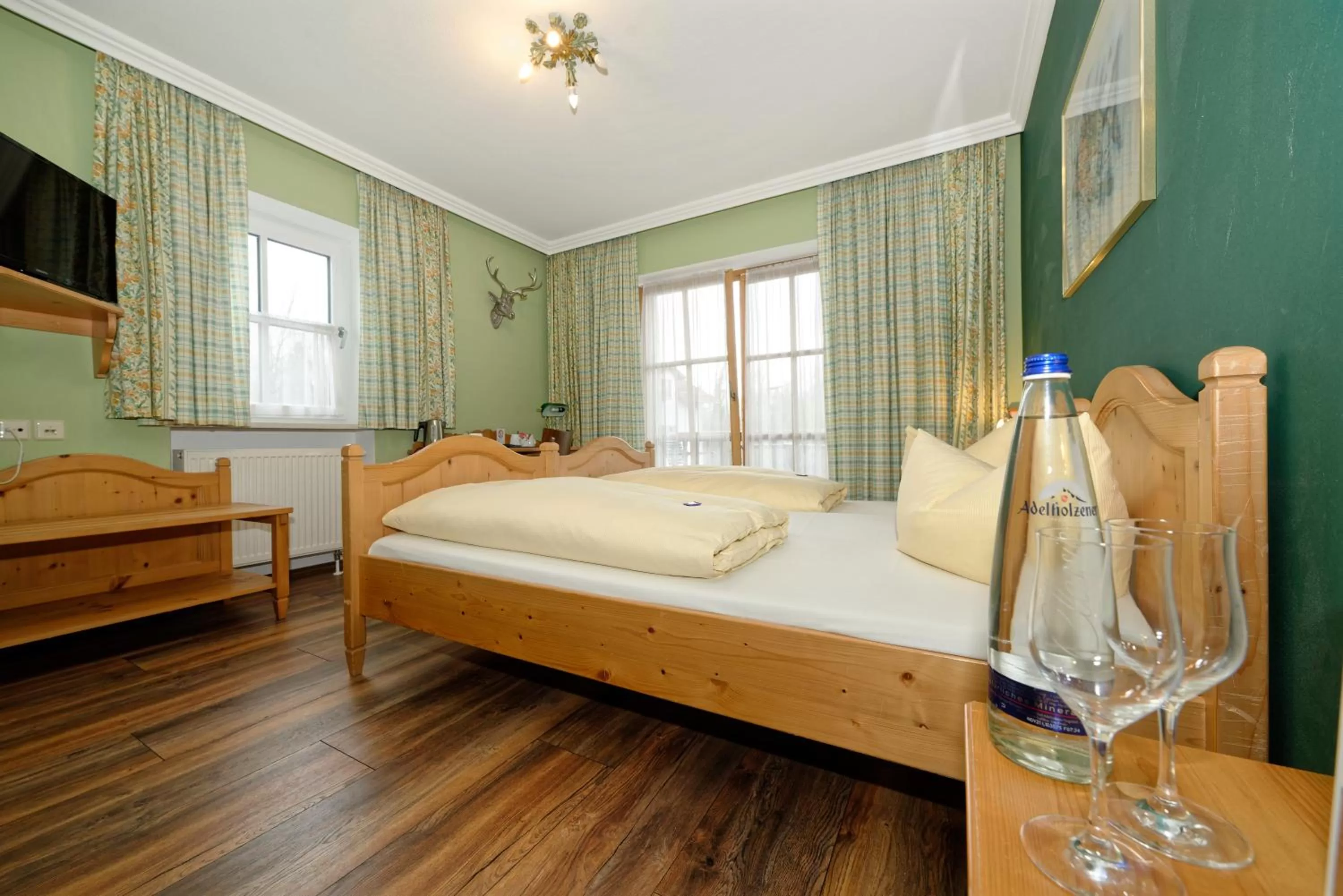 Bed in Hotel zum Maximilian