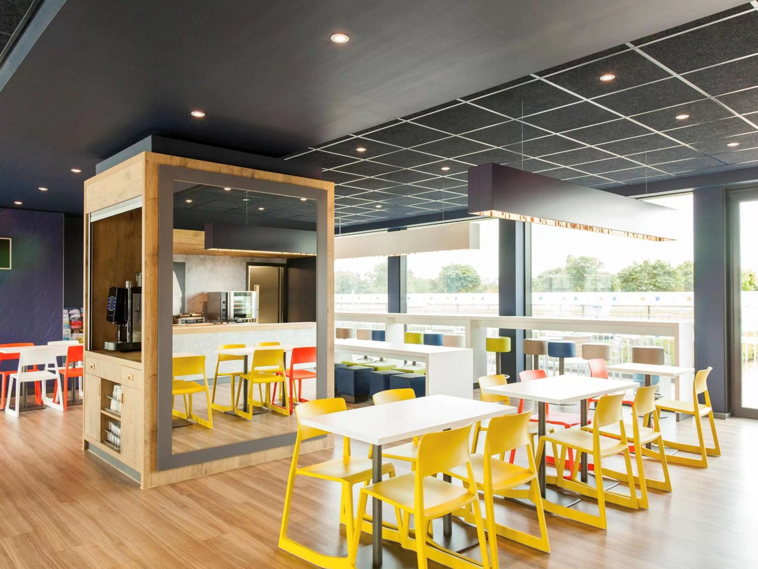 Restaurant/places to eat in ibis budget Hotel Edinburgh Park