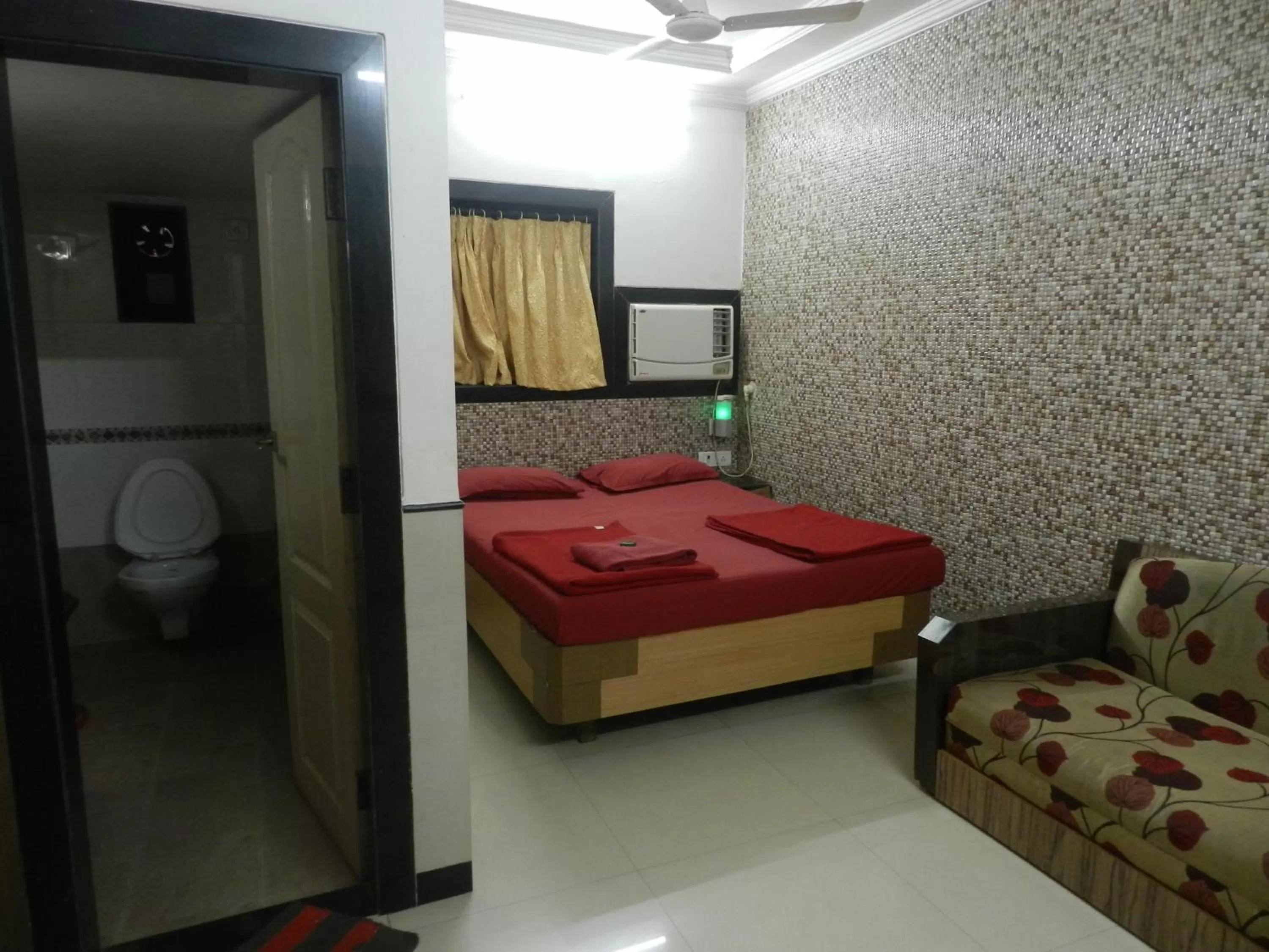 Photo of the whole room, Bed in Sayeban Hotel