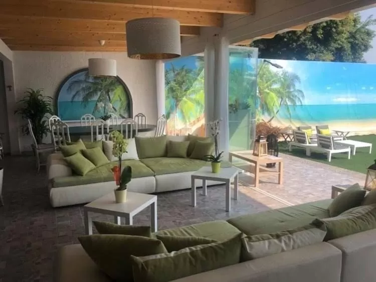 Seating Area in Lady Hamilton B&B