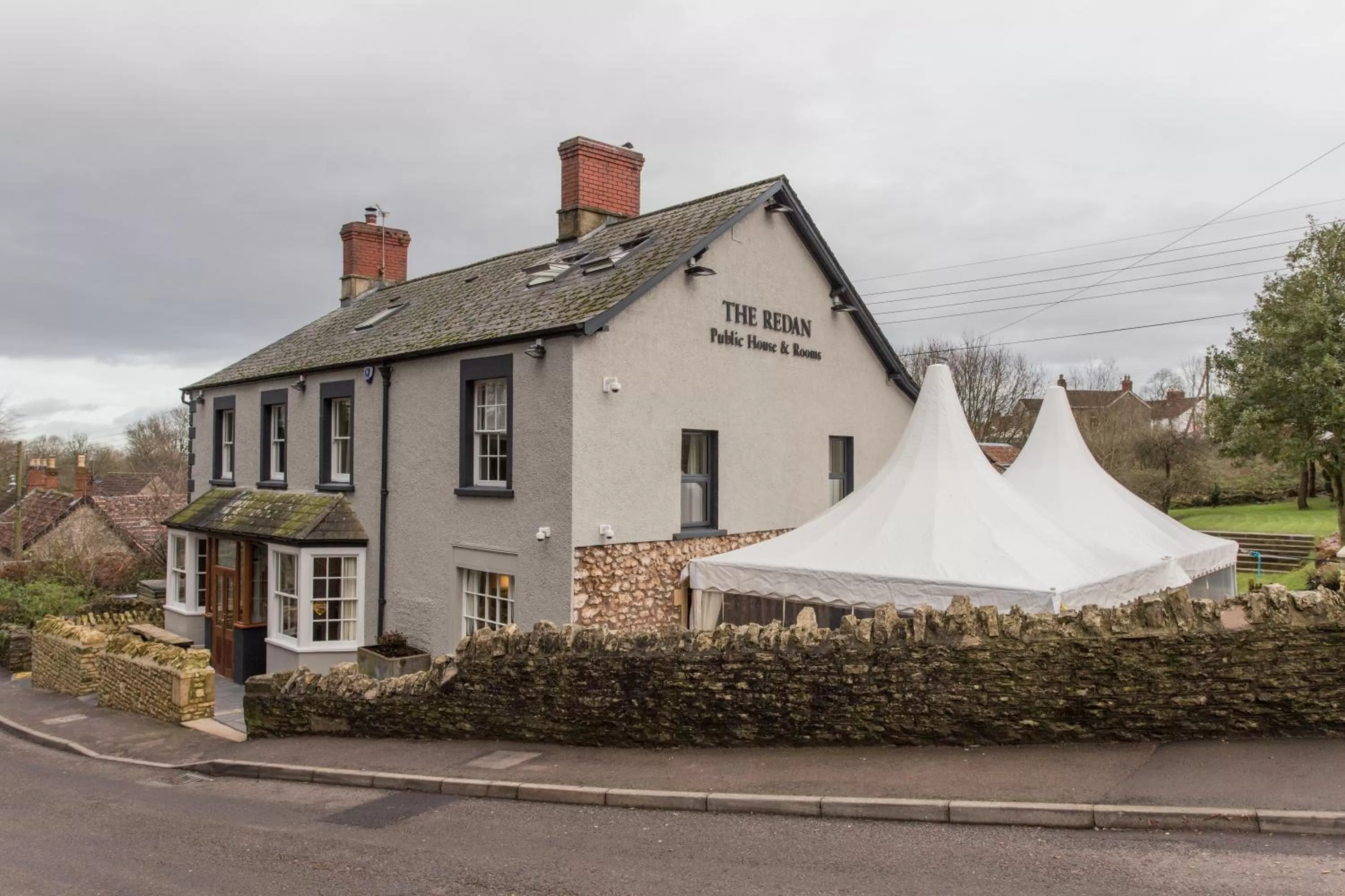 Facade/entrance in The Redan Inn