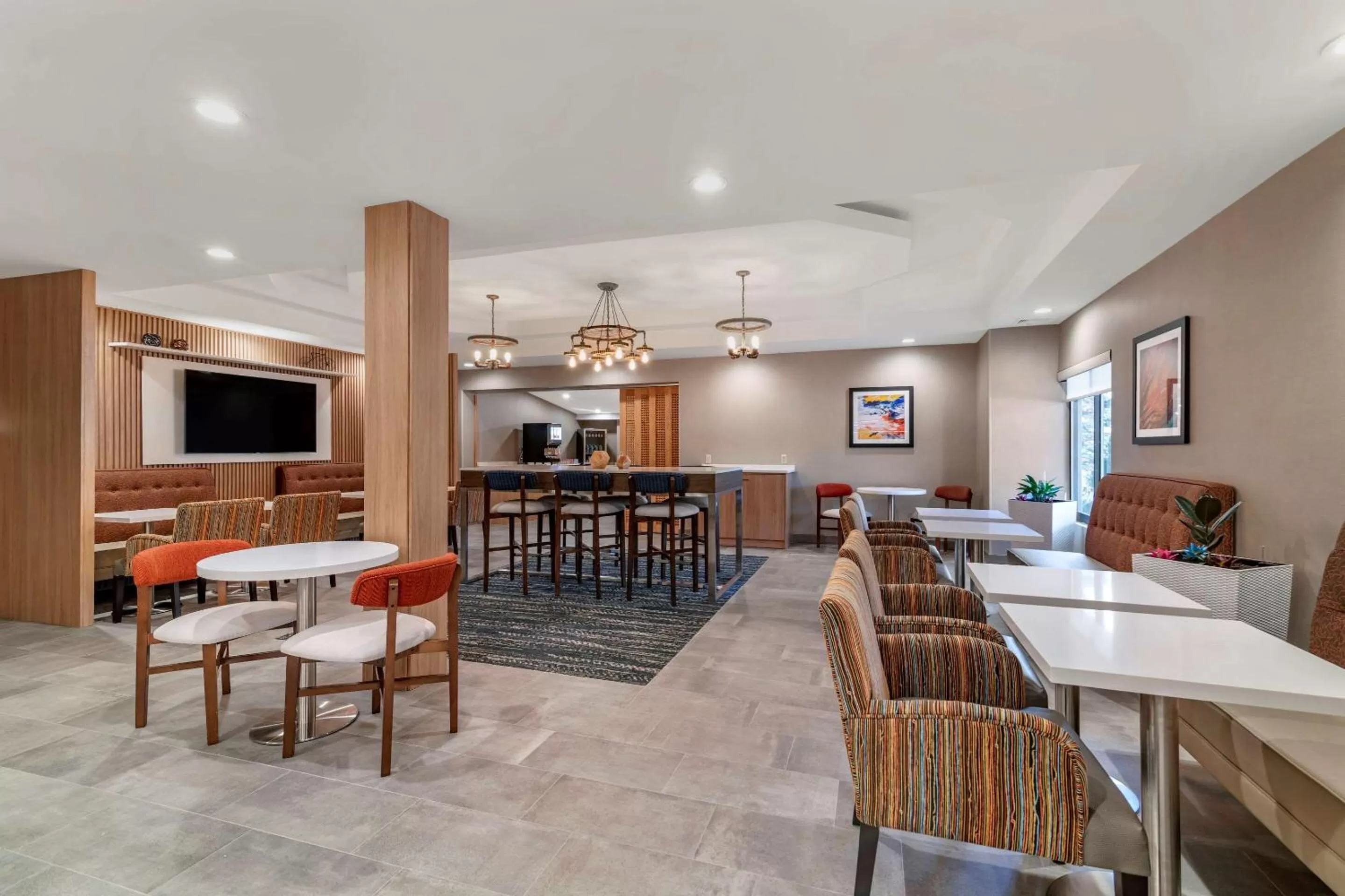 Restaurant/places to eat in Clarion Inn Nashua