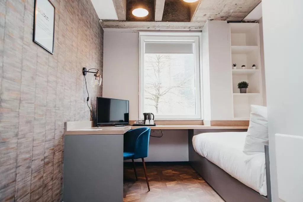 Bed in Quarter by the Warren Collection