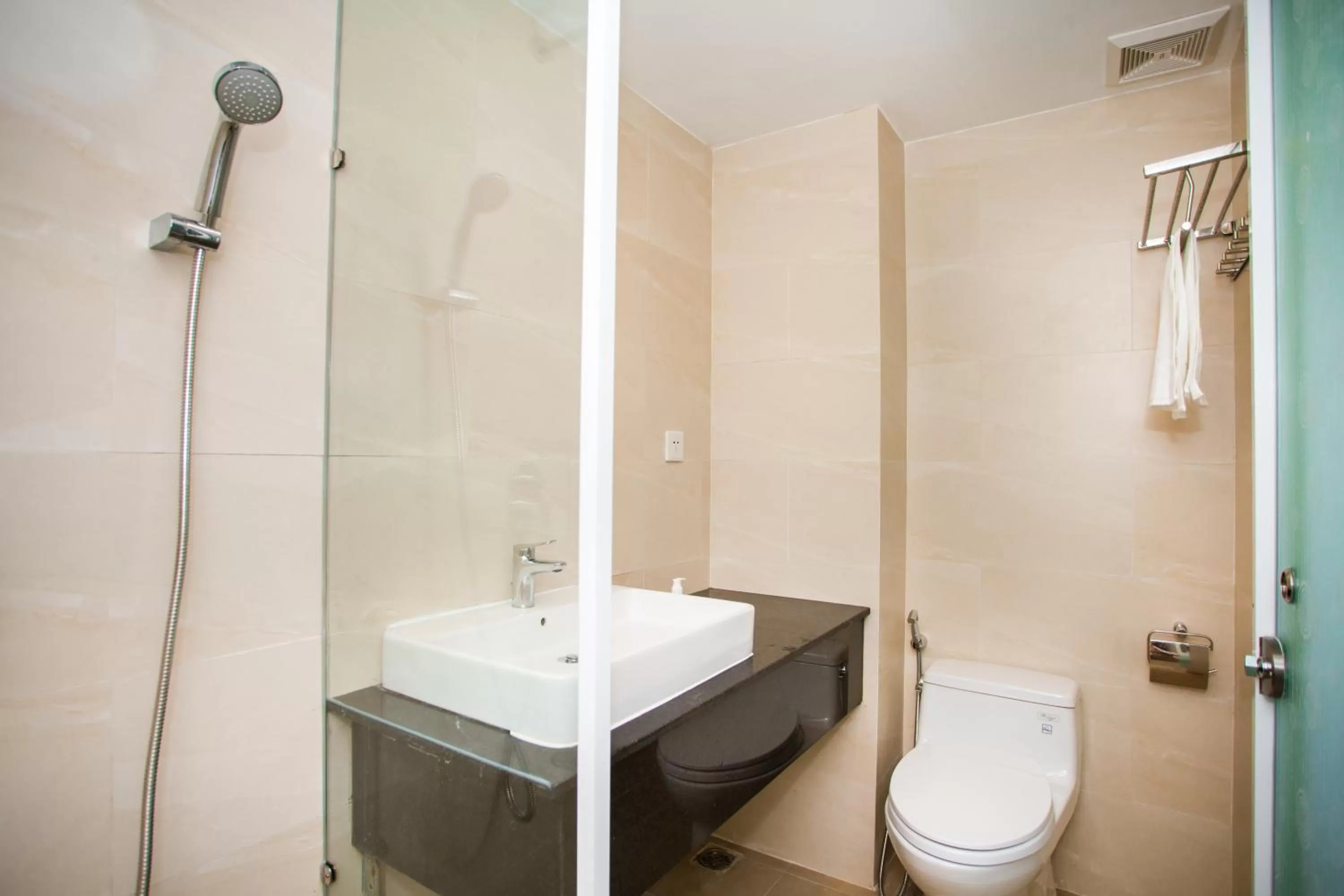 Moonlight Bay Hotel & Apartment