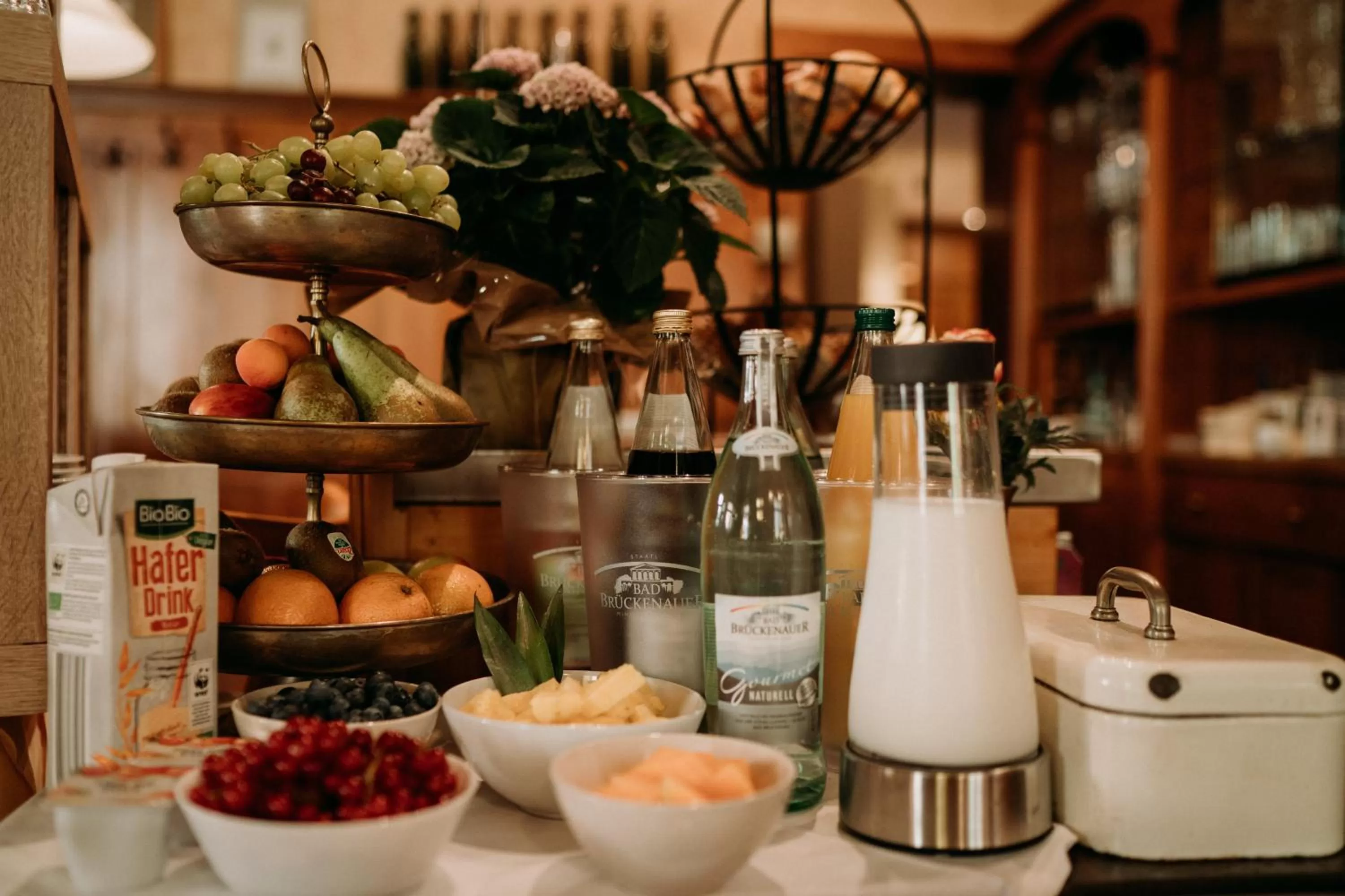 Buffet breakfast in Fränkischer Gasthof-Hotel zum Koppen