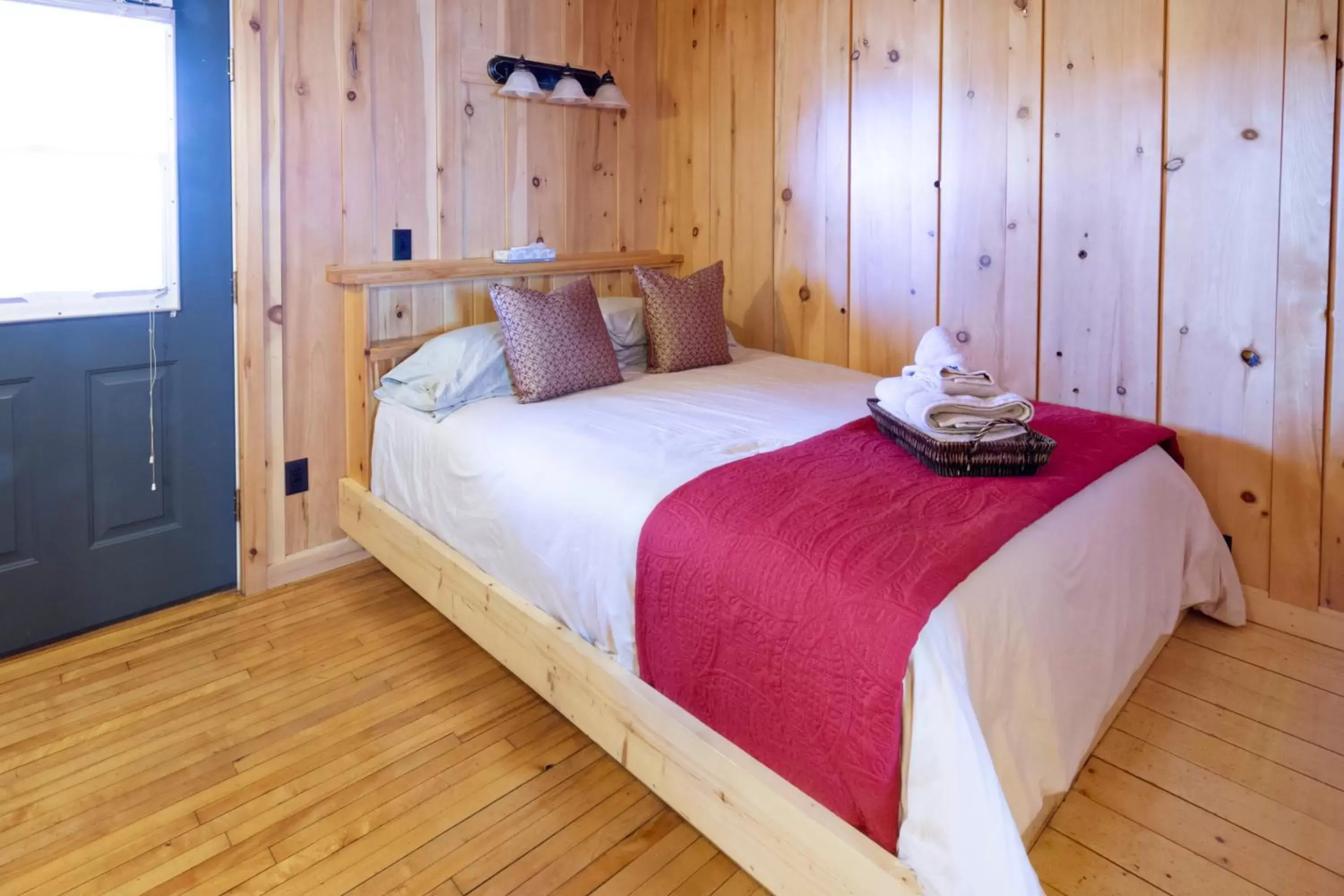 Double Room - Disability Access in Stay Inn Ely Double Room - Disability Access in Stay Inn Ely