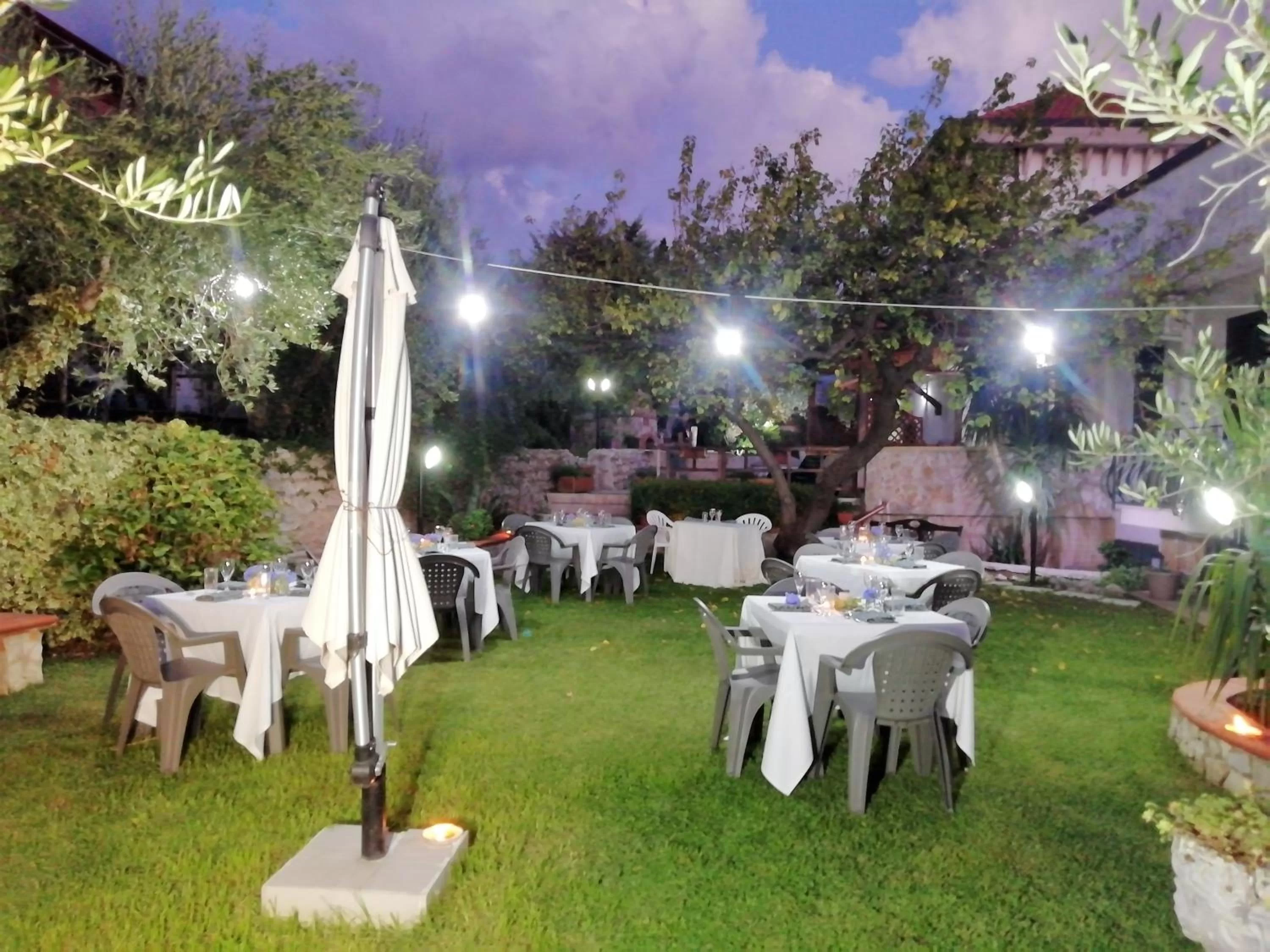 Restaurant/places to eat in B&B Maison Villa Vittorio