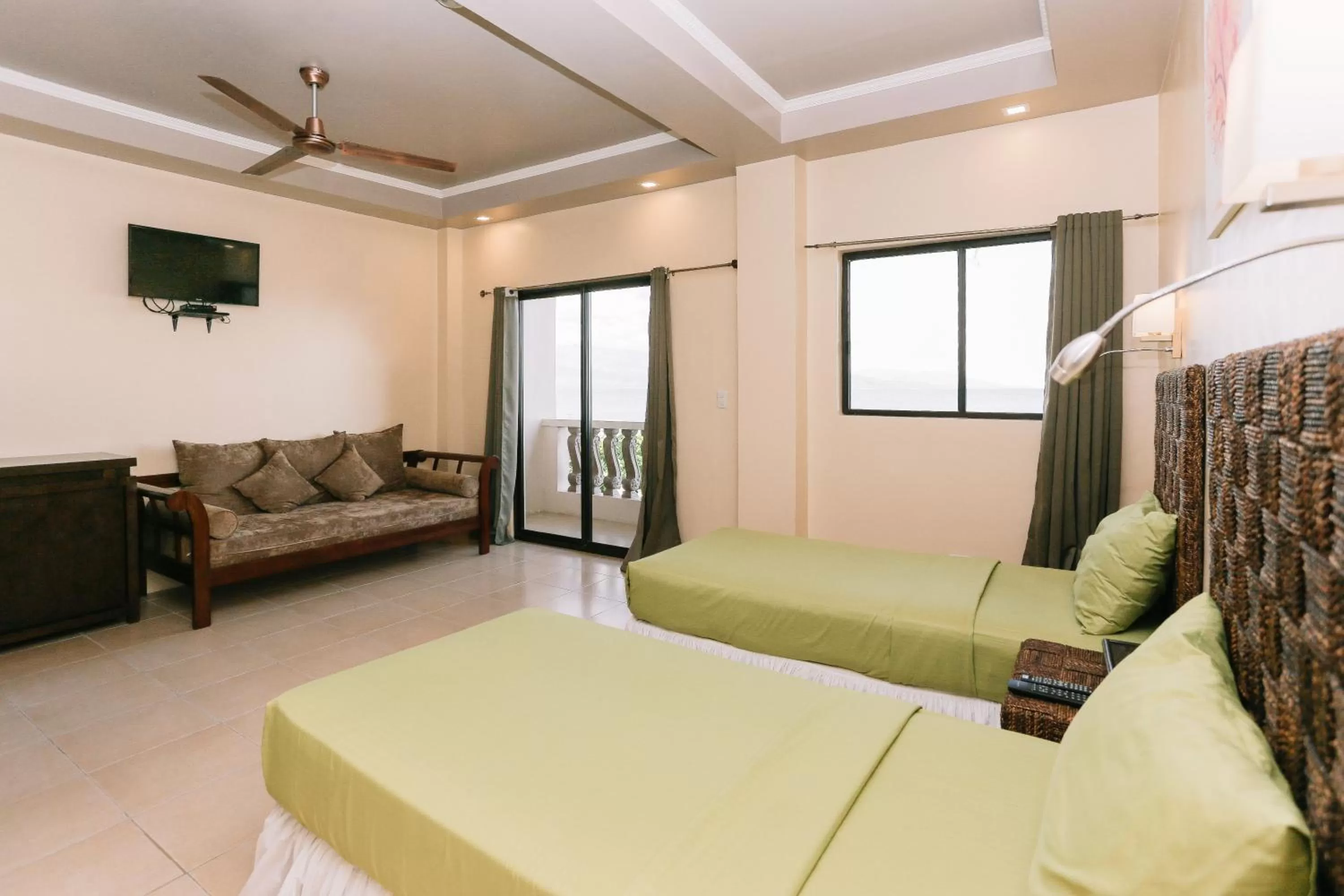 Twin Room with Sea View in Turtle Bay Dive Resort