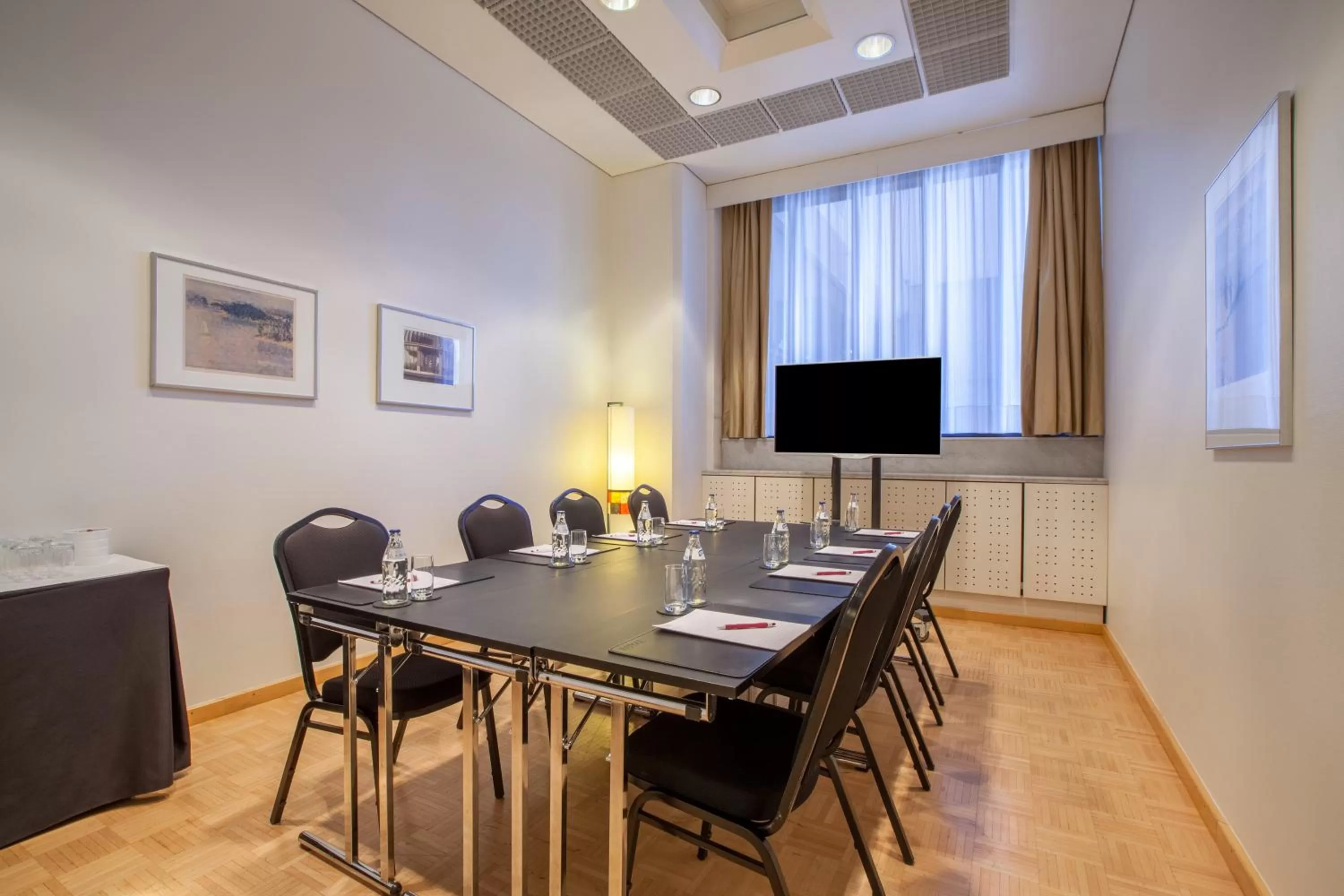Meeting/conference room in Crowne Plaza Helsinki - Hesperia by IHG