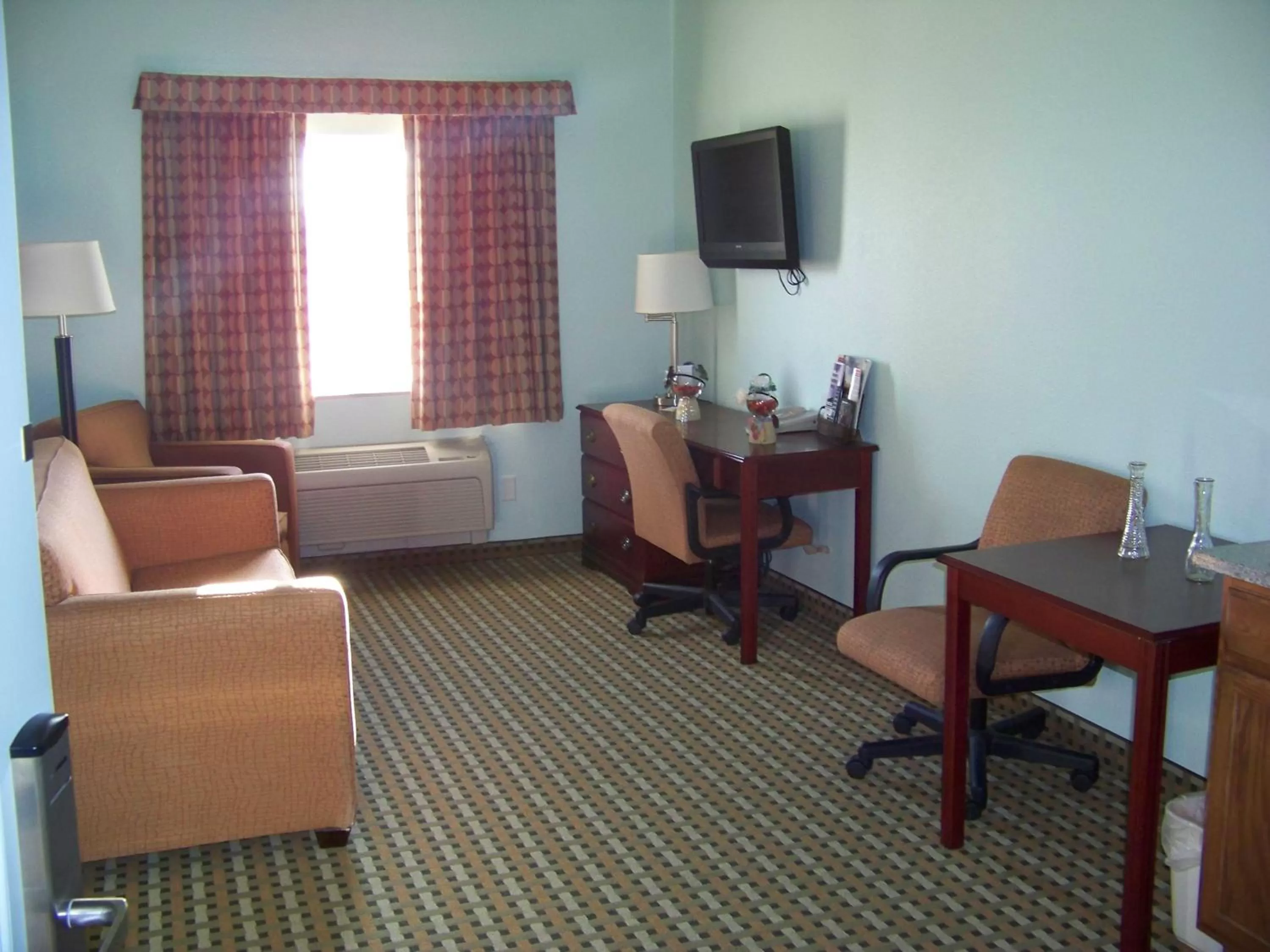 Living room in Days Inn & Suites by Wyndham Columbus NE