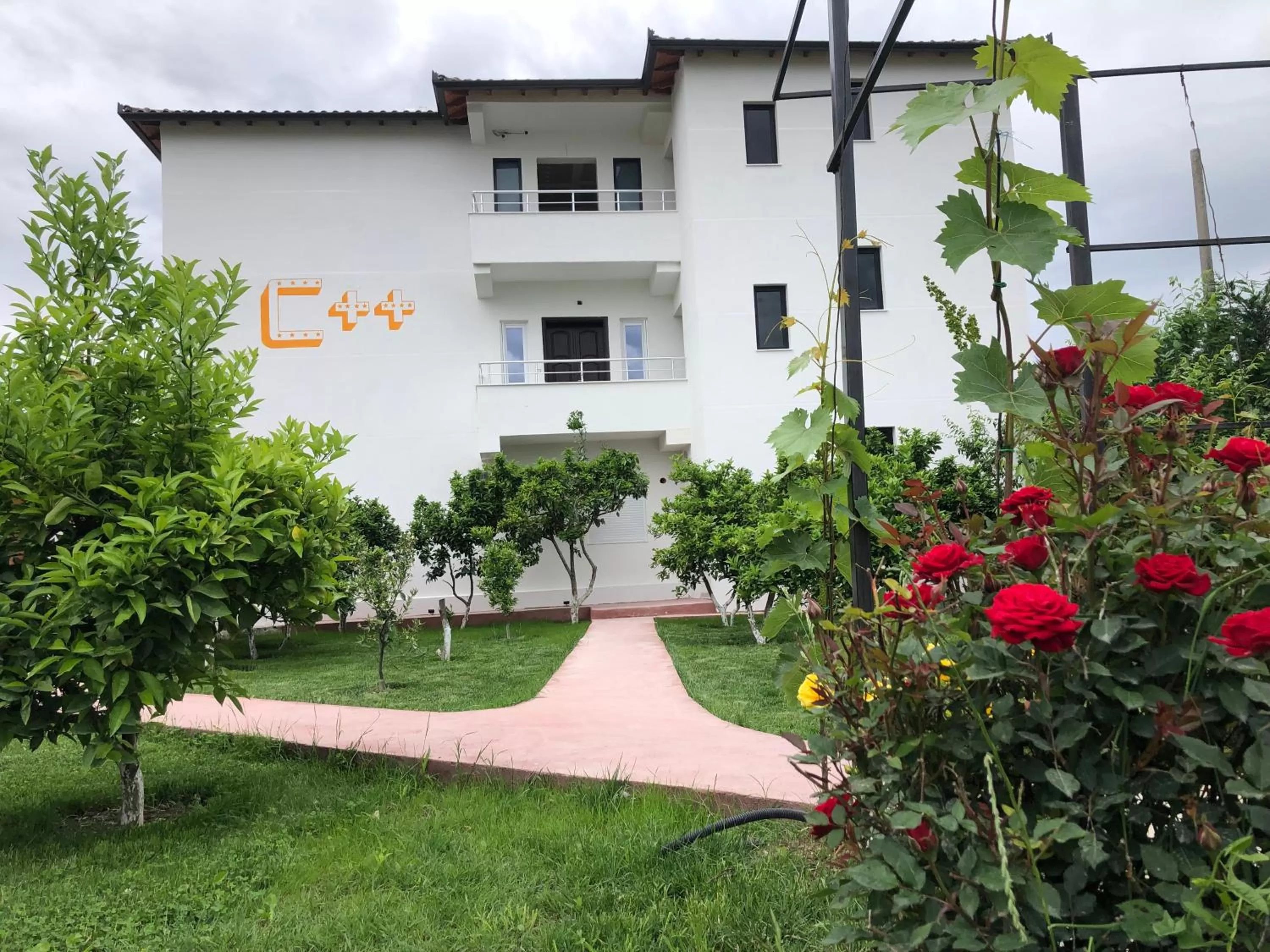 Property Building in Vila C++