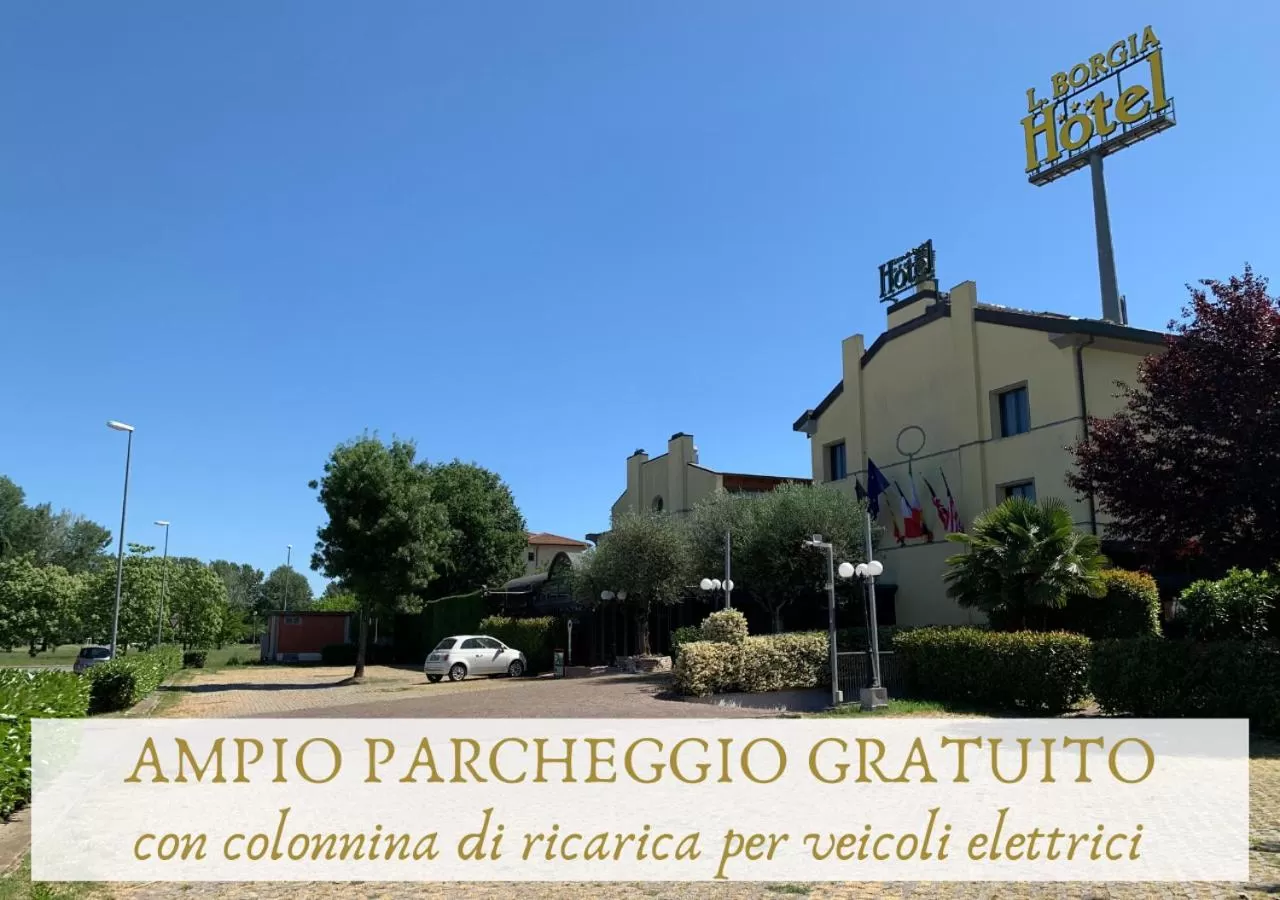 Facade/entrance in Hotel Lucrezia Borgia