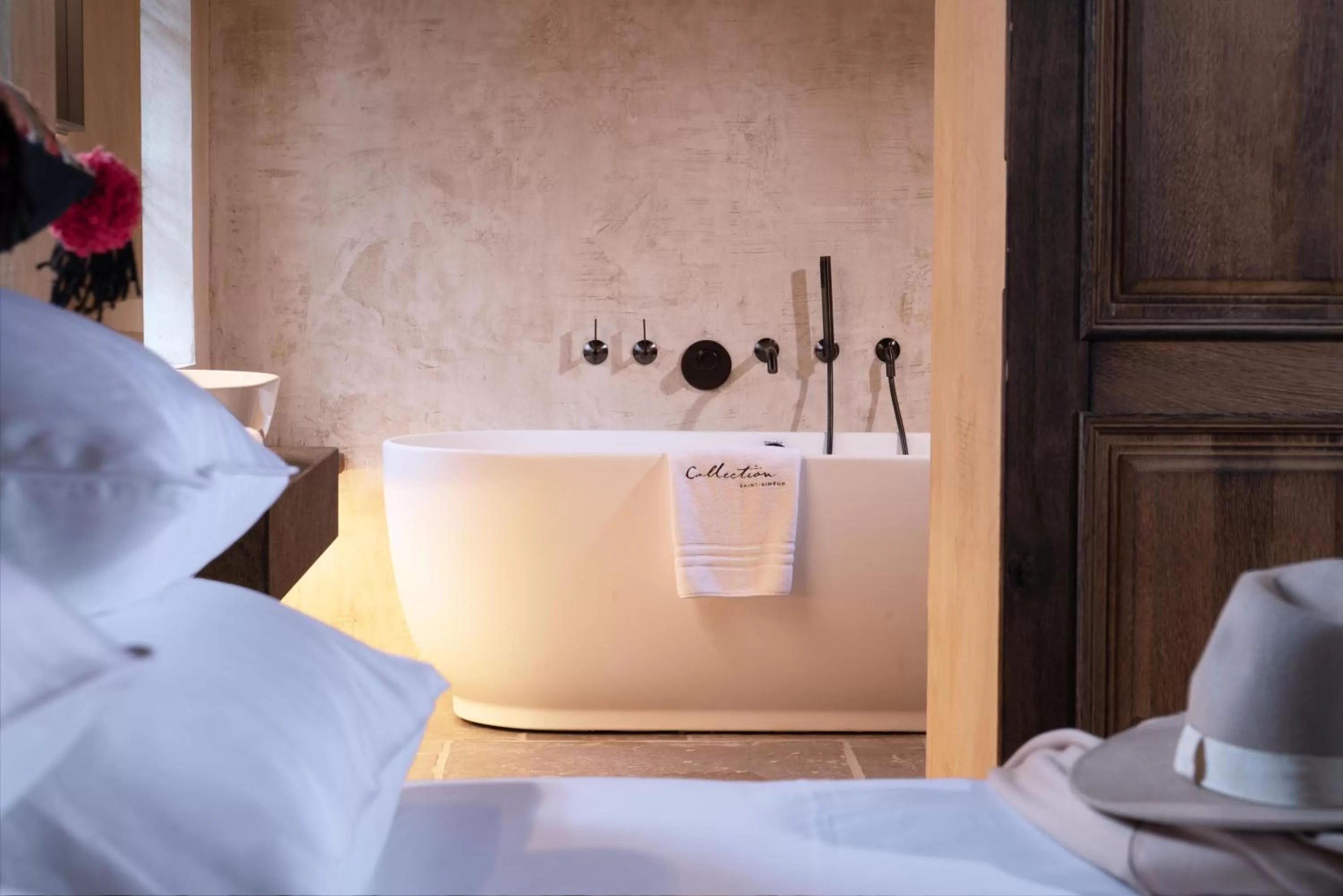 Bathroom, Bed in La Ferme Saint Simeon Hotel & Spa - Relais & Chateaux