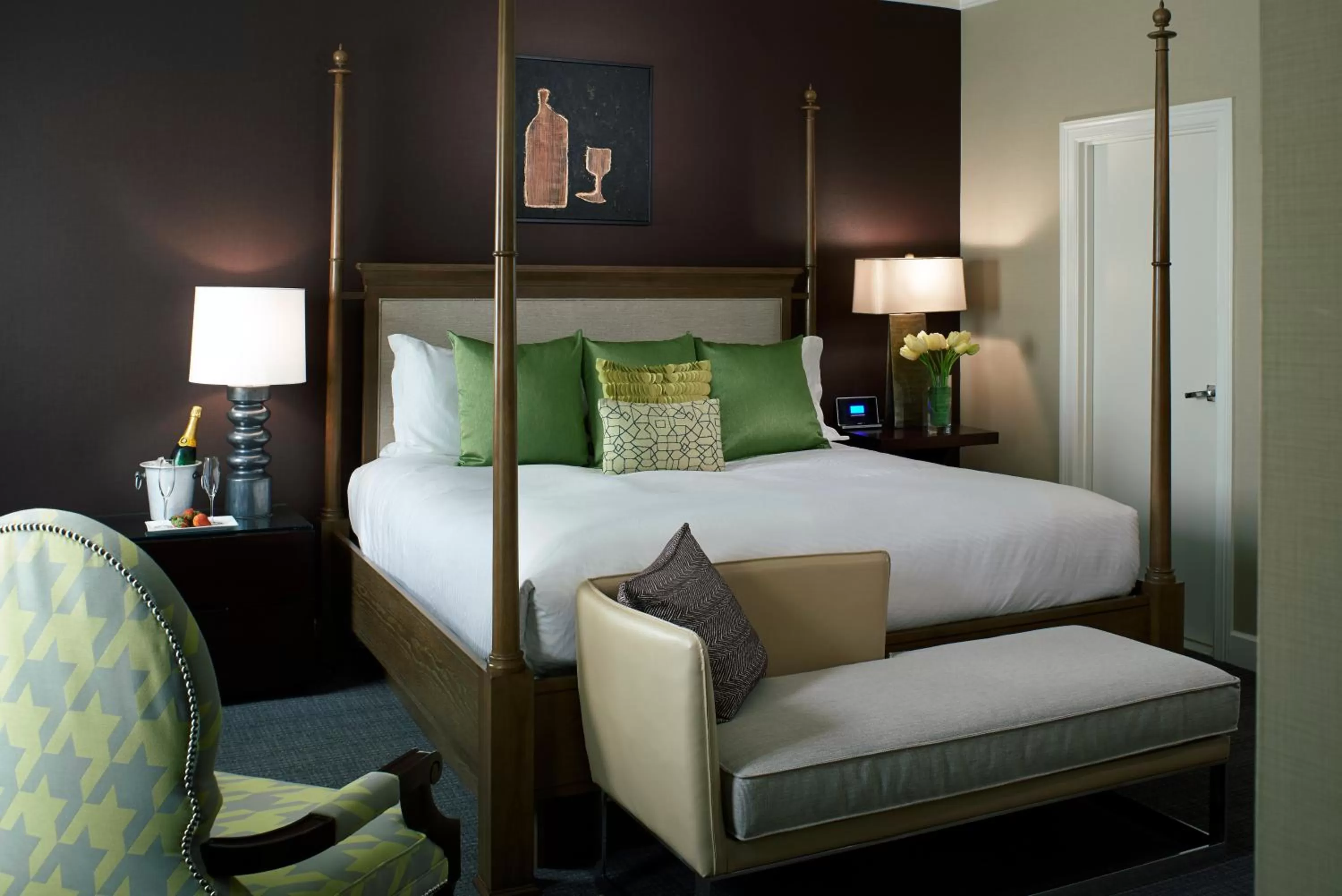 Photo of the whole room, Bed in Kimpton Hotel Vintage Seattle by IHG